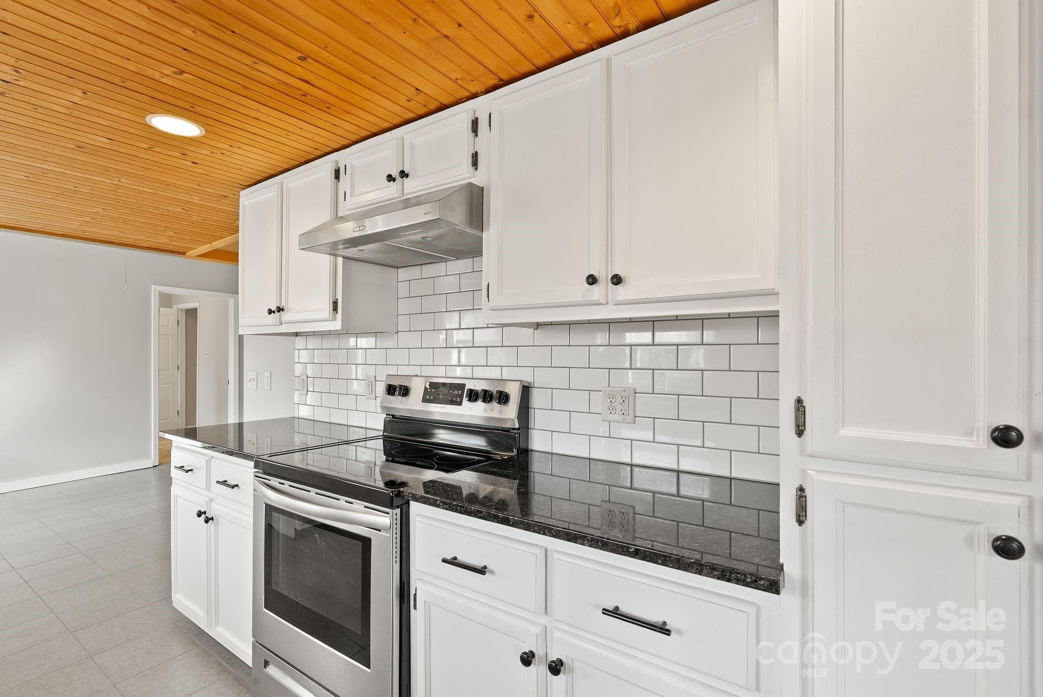 2 Worley Place — Asheville