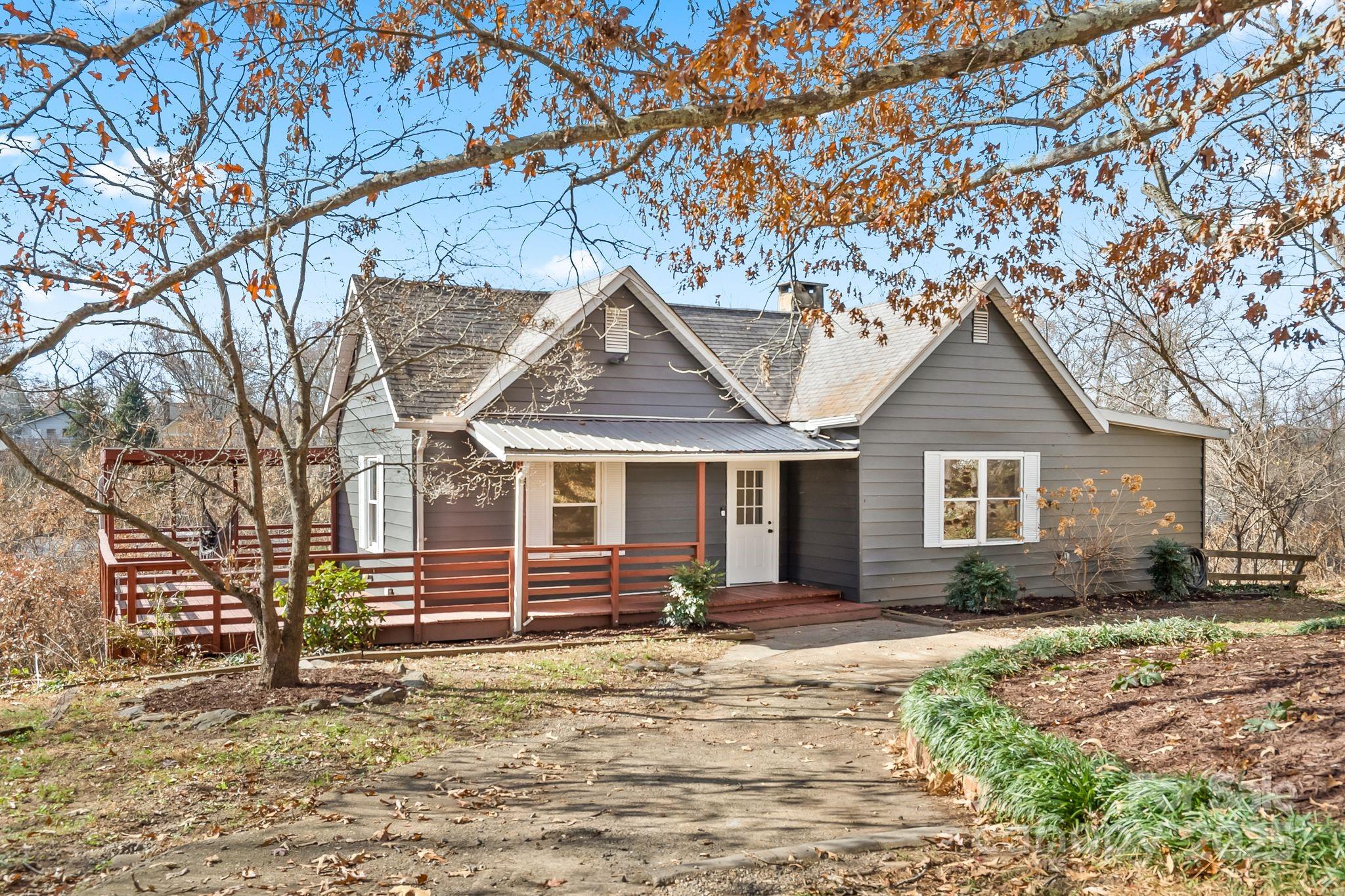 2 Worley Place — Asheville