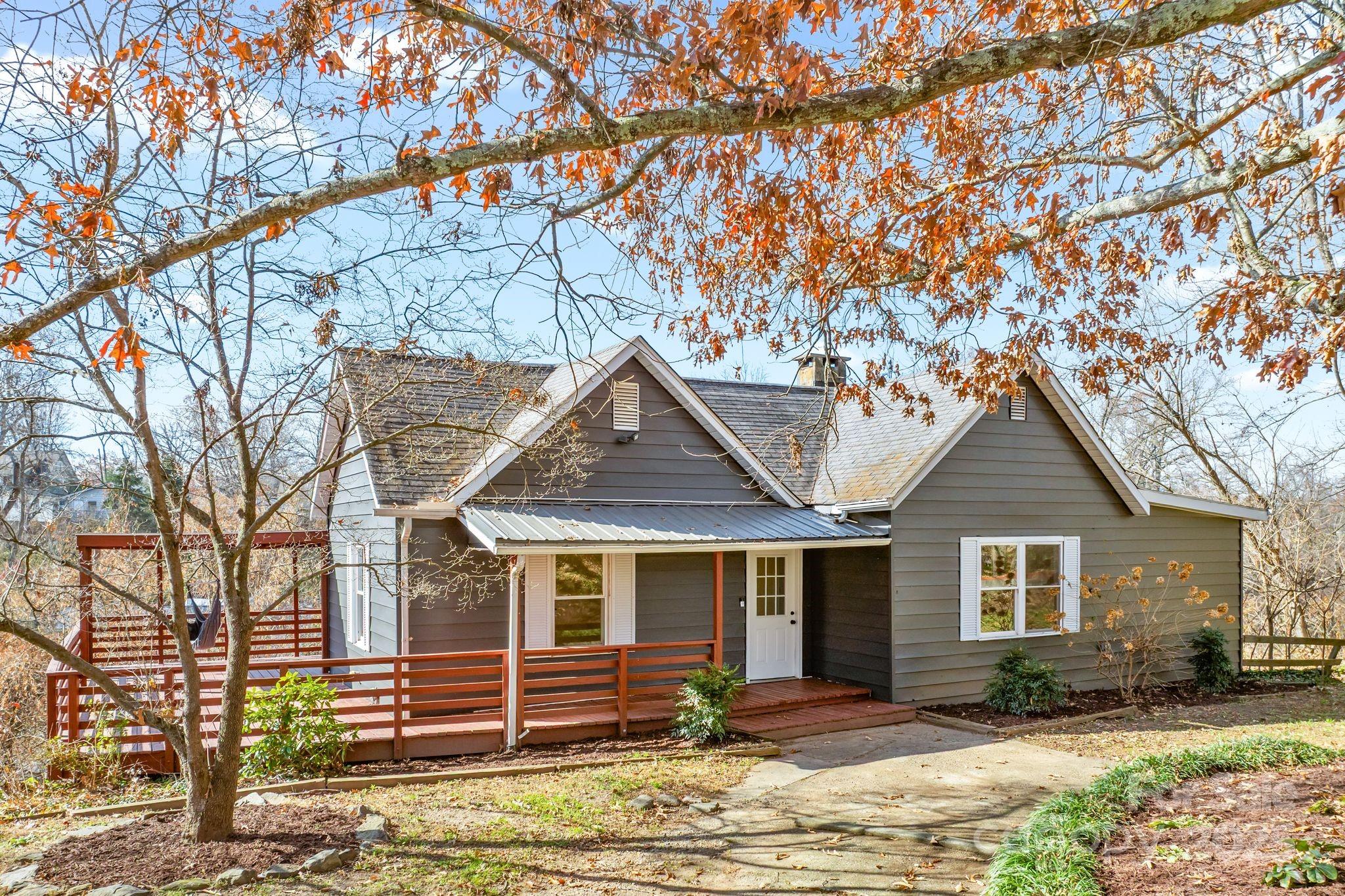 2 Worley Place — Asheville