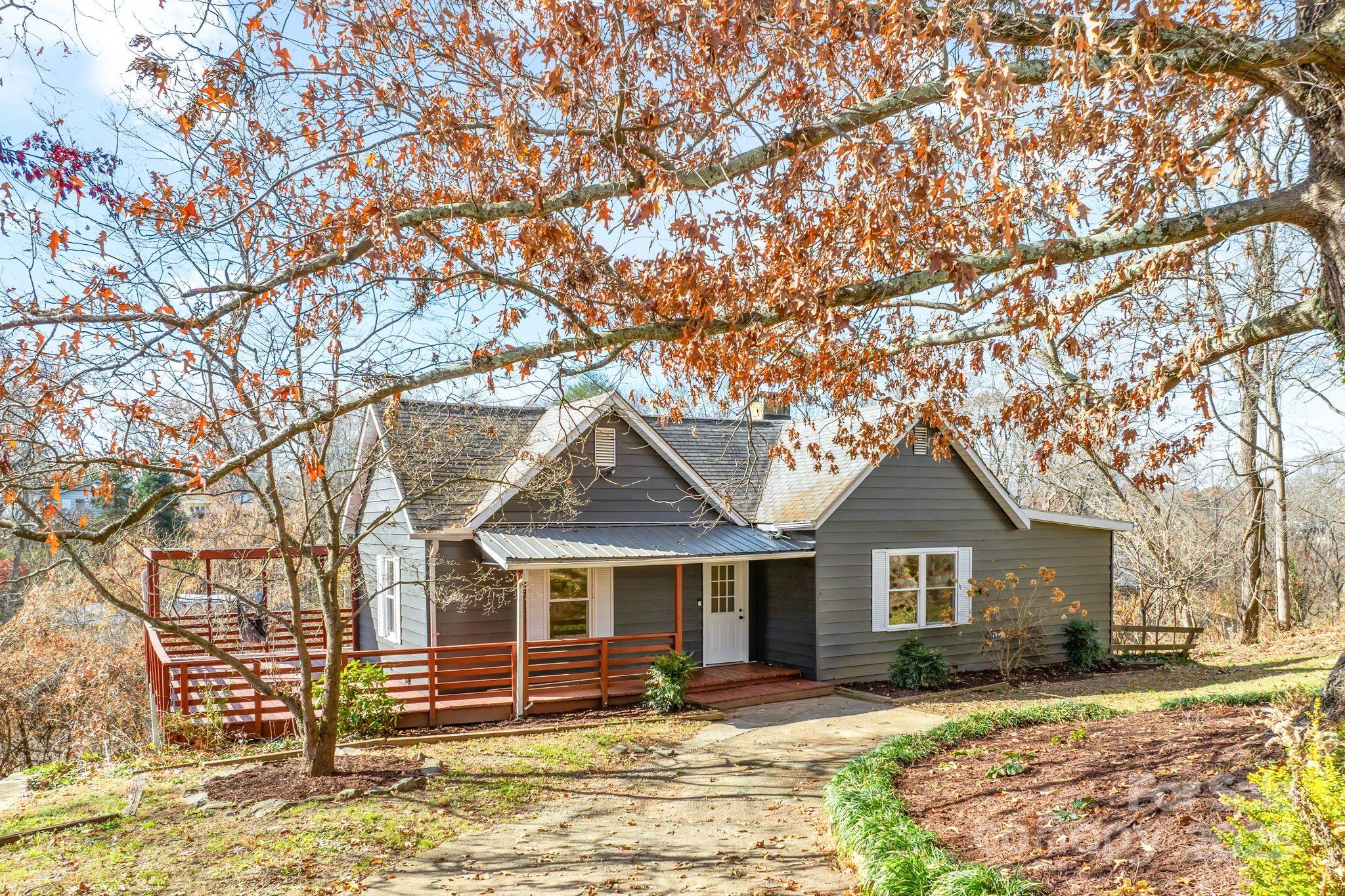 2 Worley Place — Asheville
