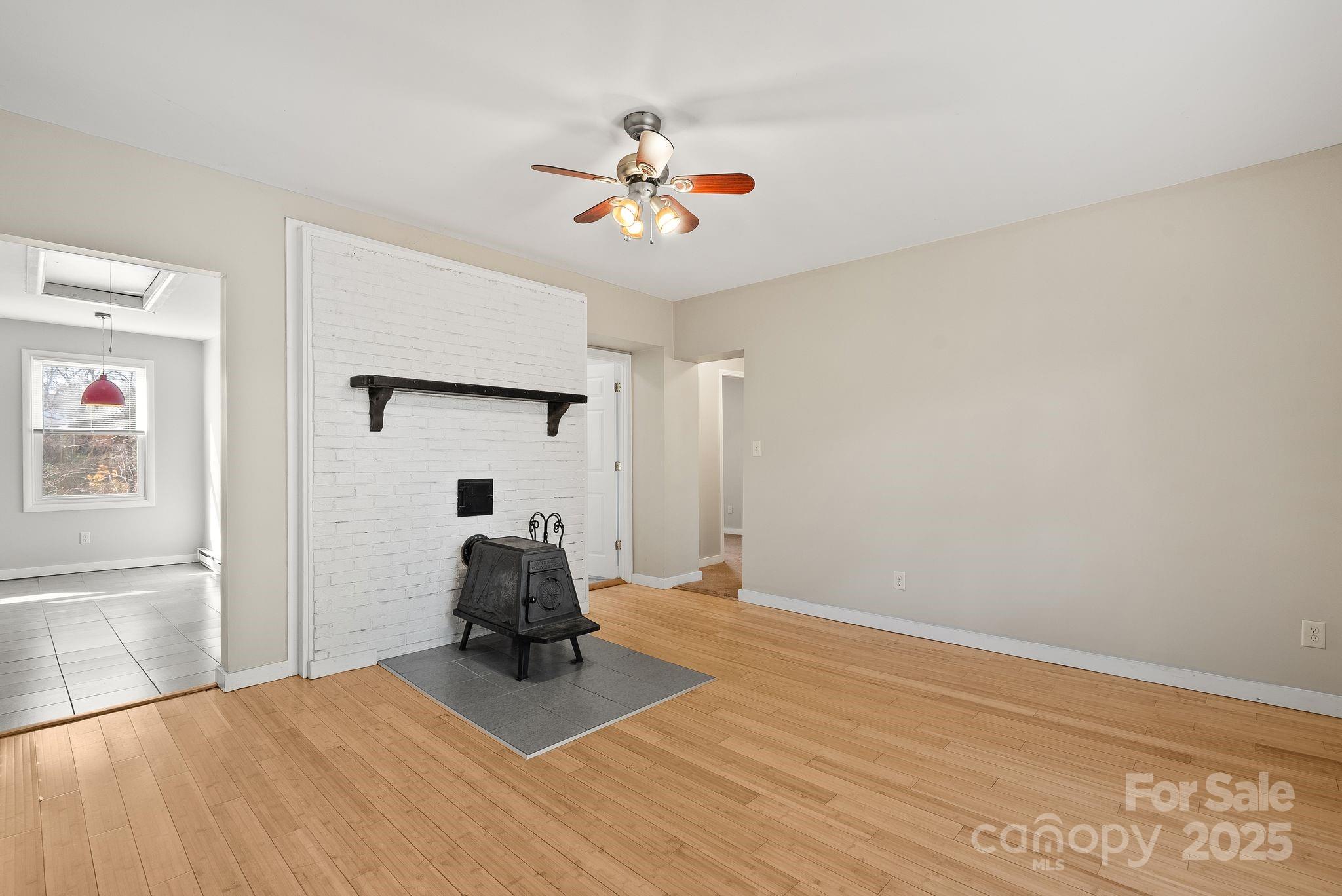 2 Worley Place — Asheville