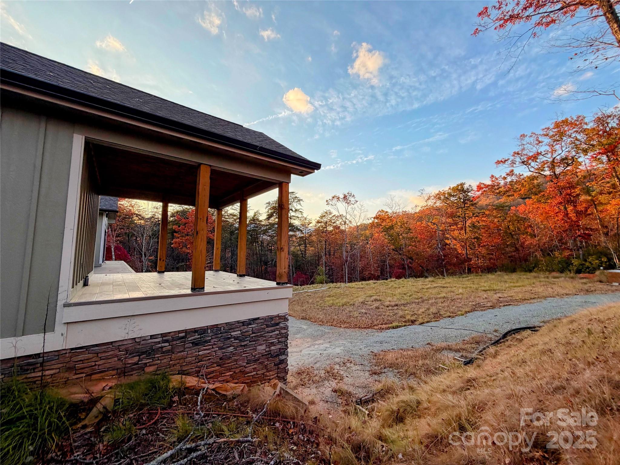 864 Matho Trace — Lake Lure