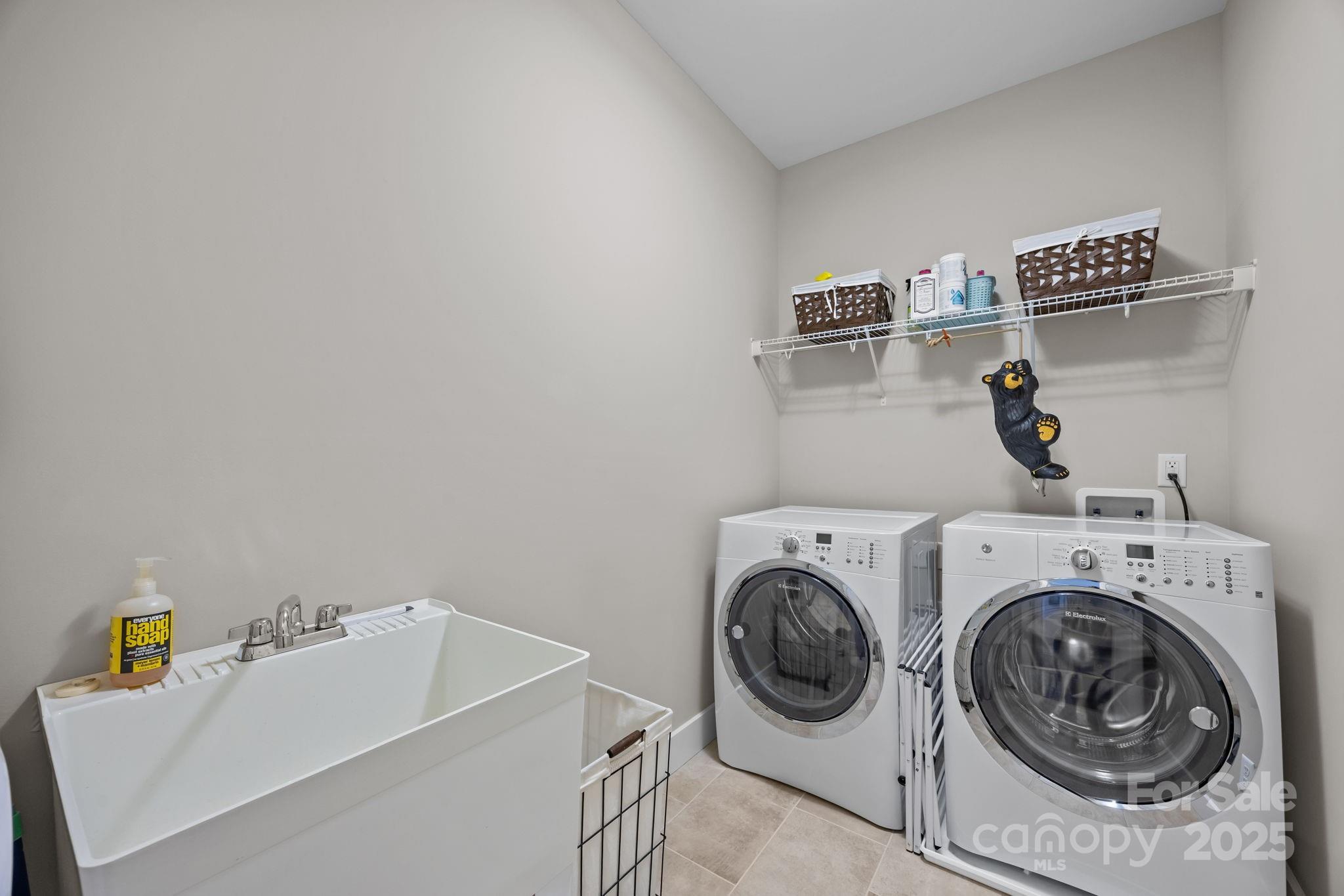 513 Sweet Birch Park Lane — Black Mountain
