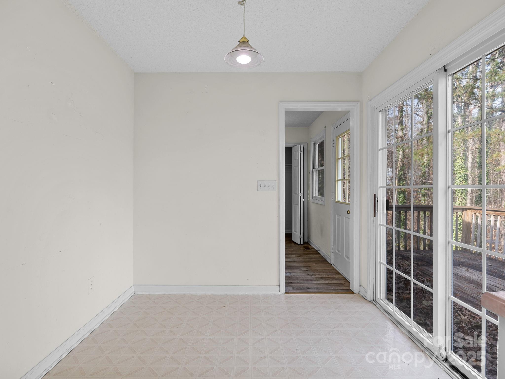 383 Woody Circle — Tryon