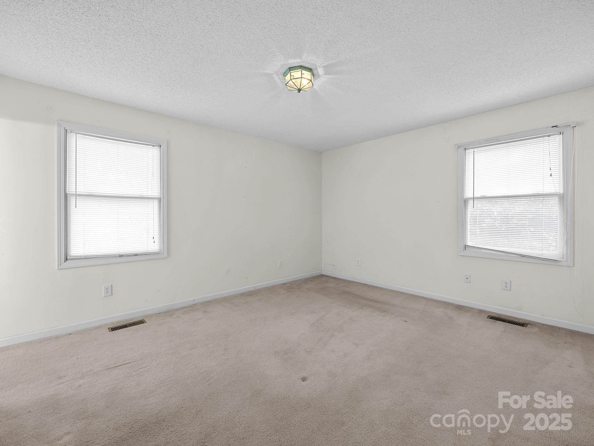 383 Woody Circle — Tryon