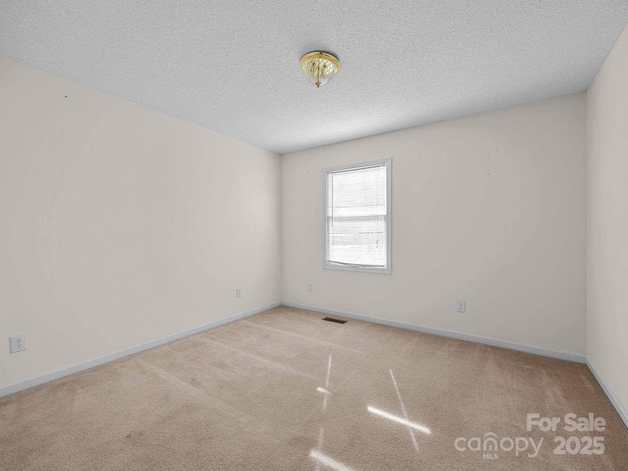 383 Woody Circle — Tryon