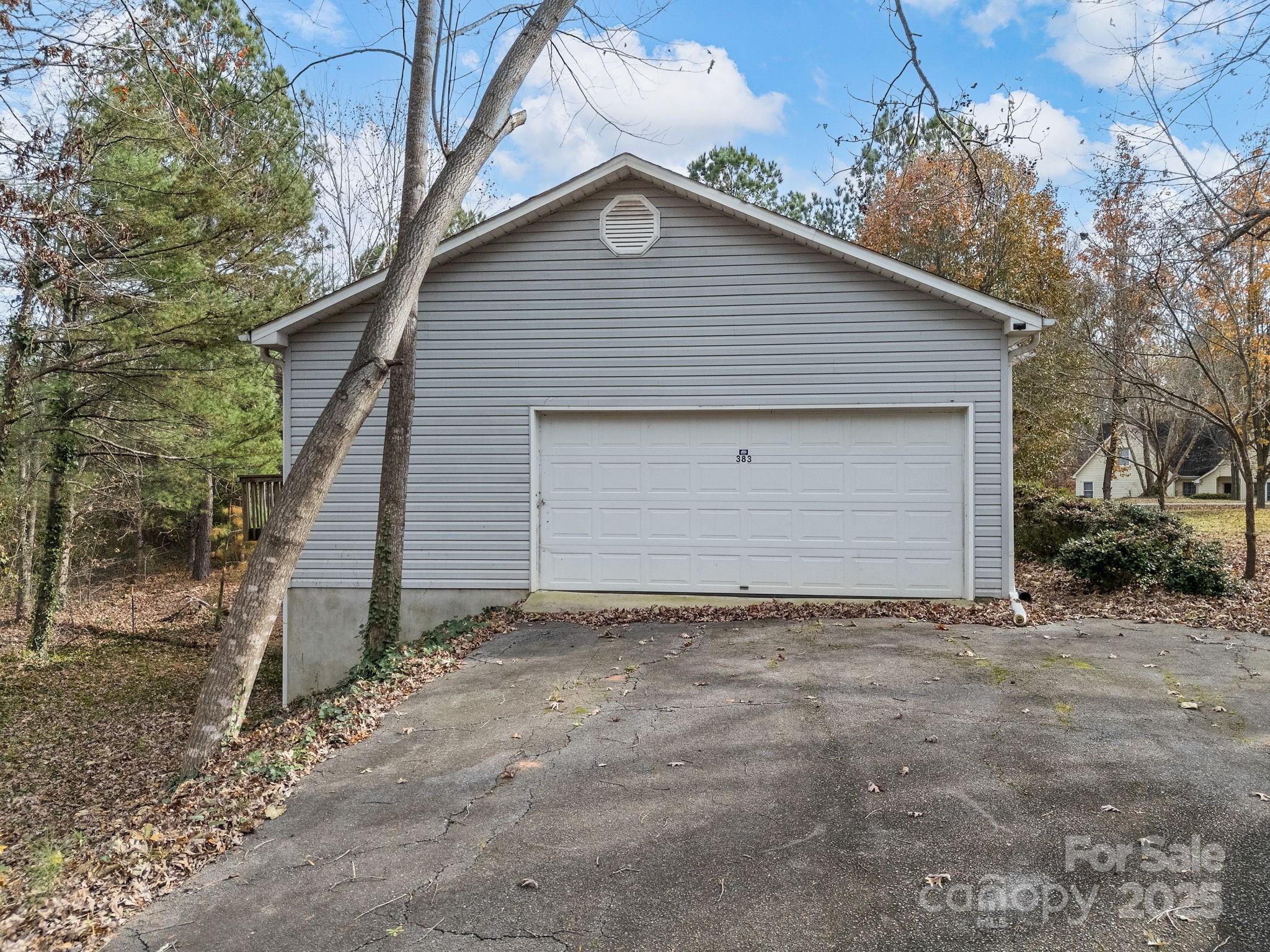 383 Woody Circle — Tryon