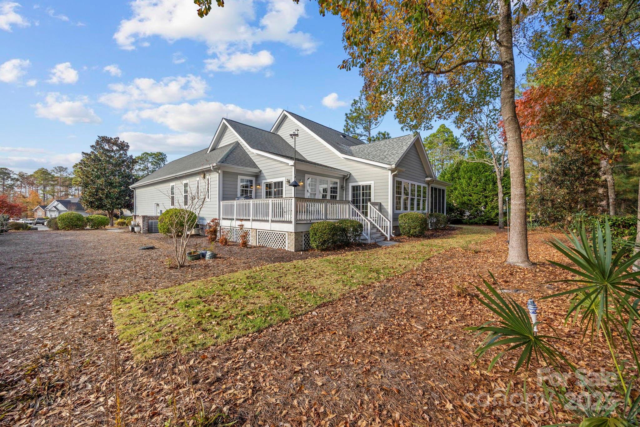 420 Cypress Ridge Drive SE — Bolivia