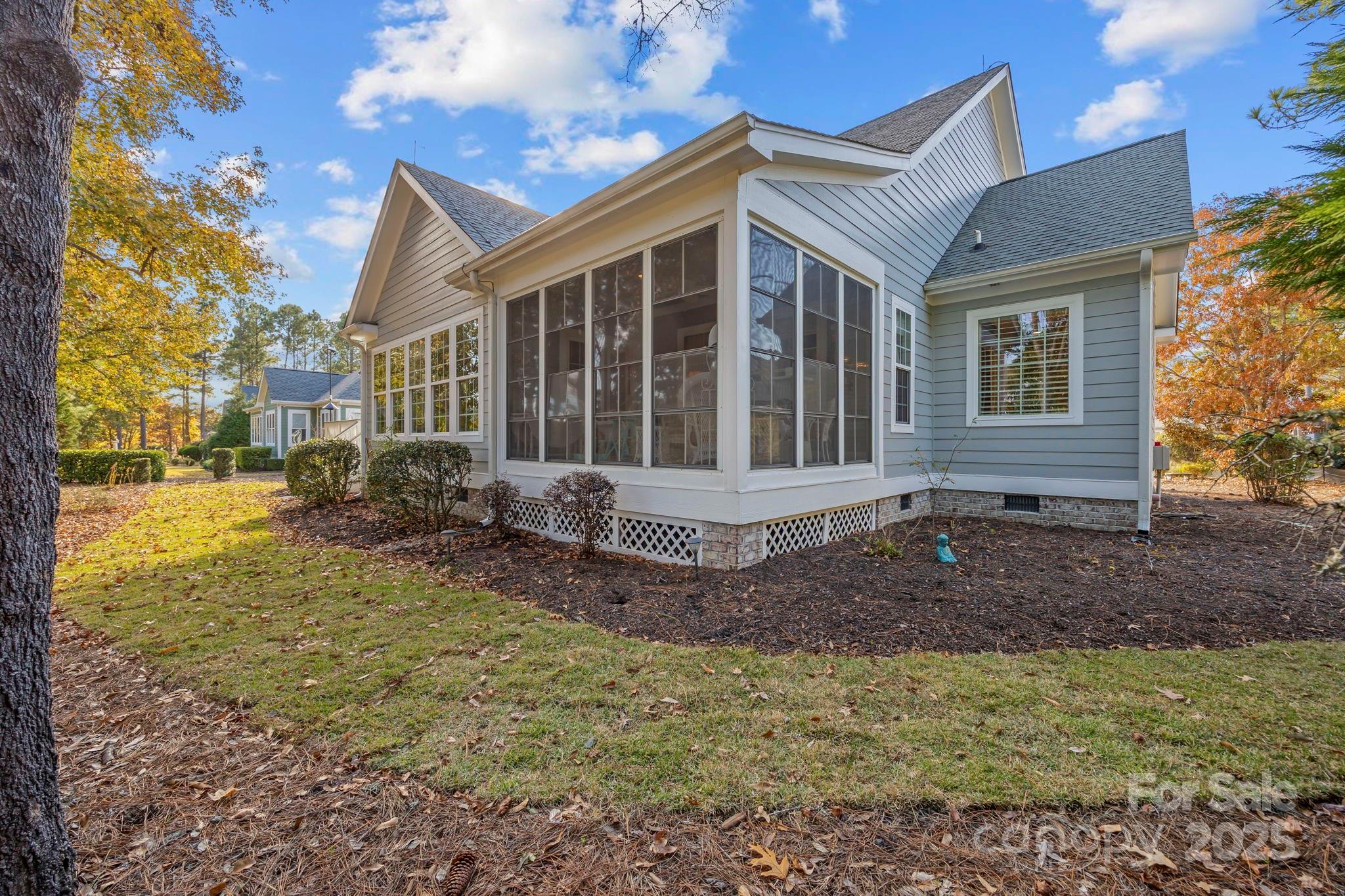 420 Cypress Ridge Drive SE — Bolivia