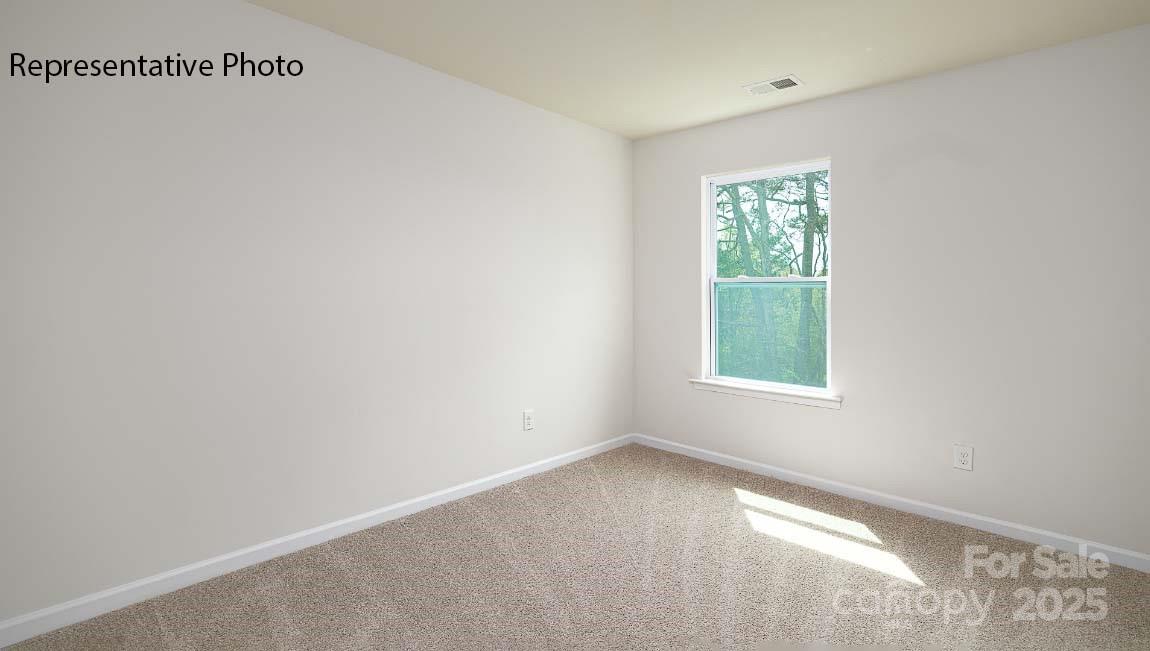 2054 10th Street SE — Hickory