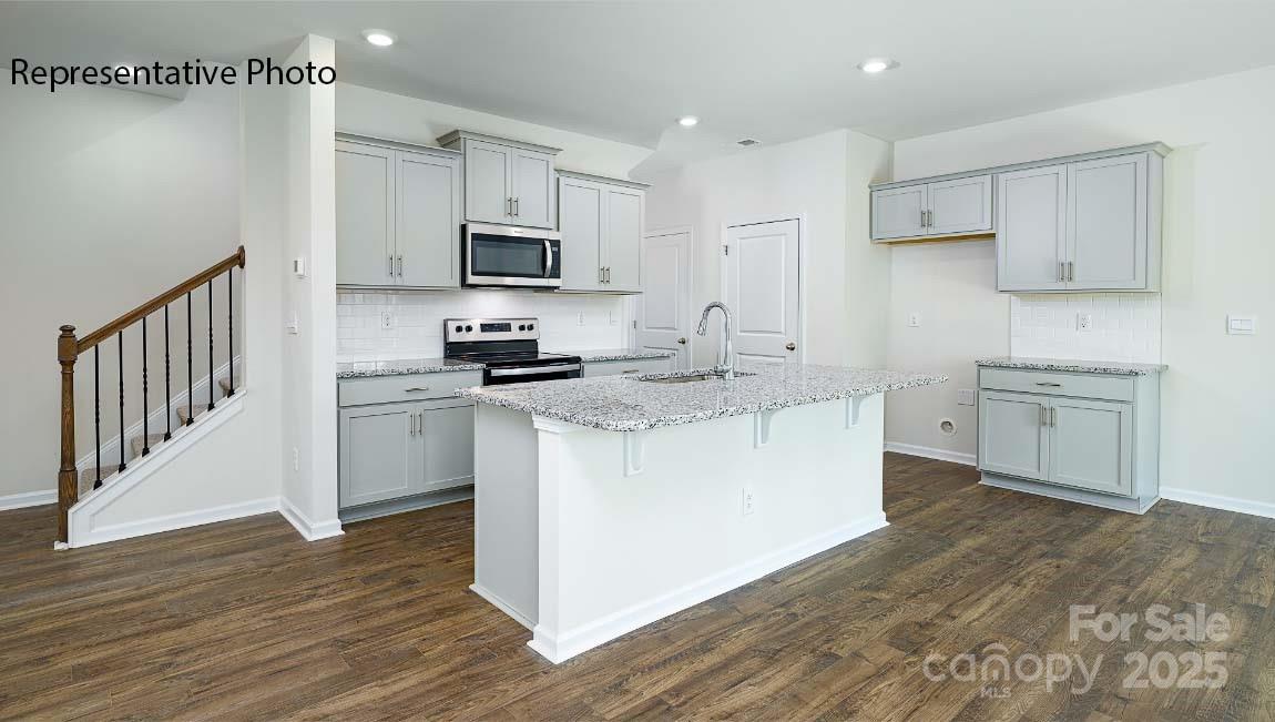 2054 10th Street SE — Hickory