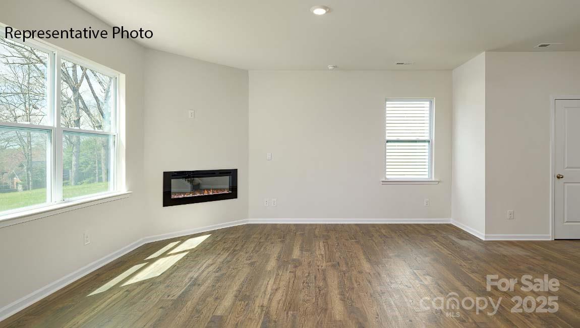 2054 10th Street SE — Hickory