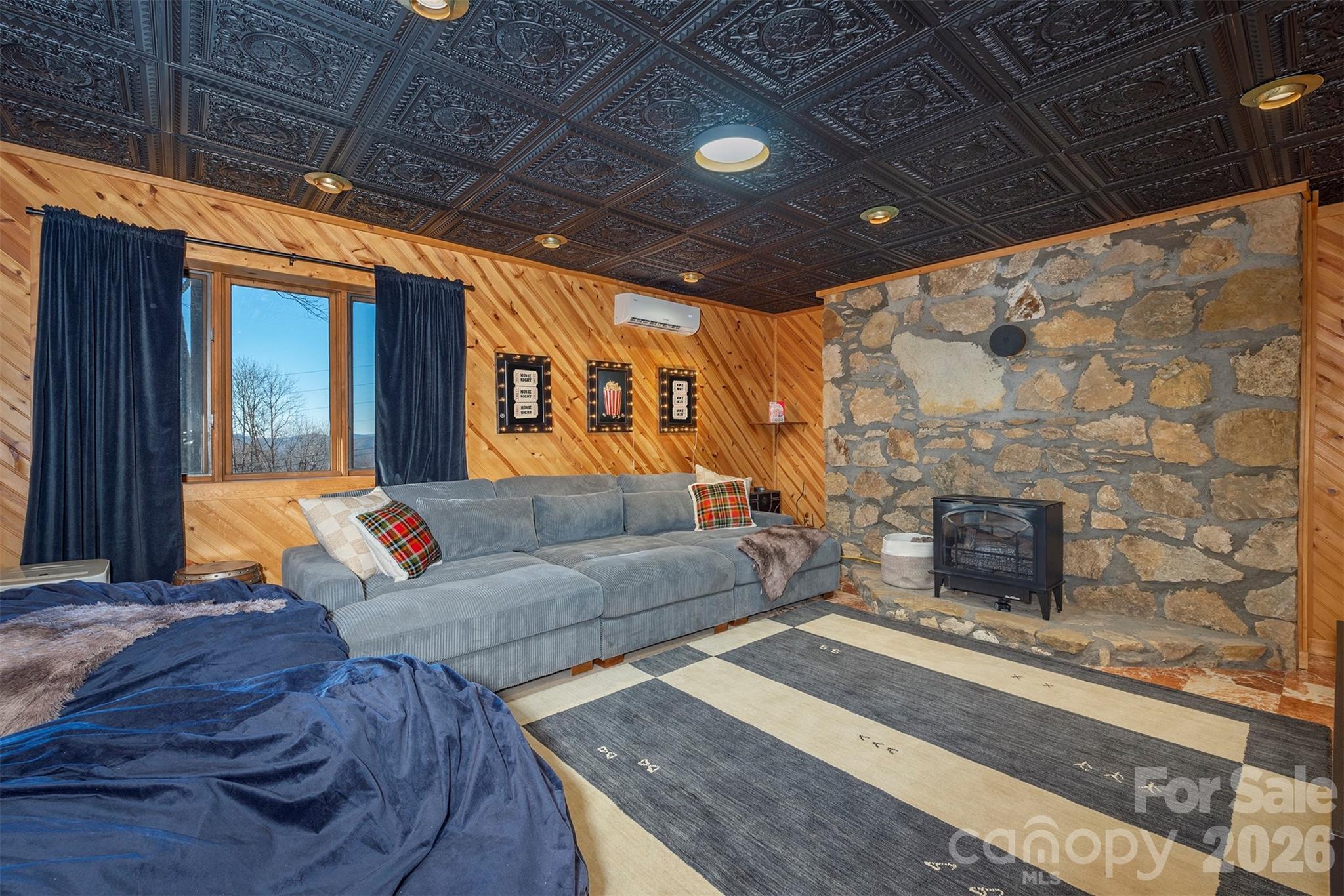 2338 El Miner Drive — Mars Hill