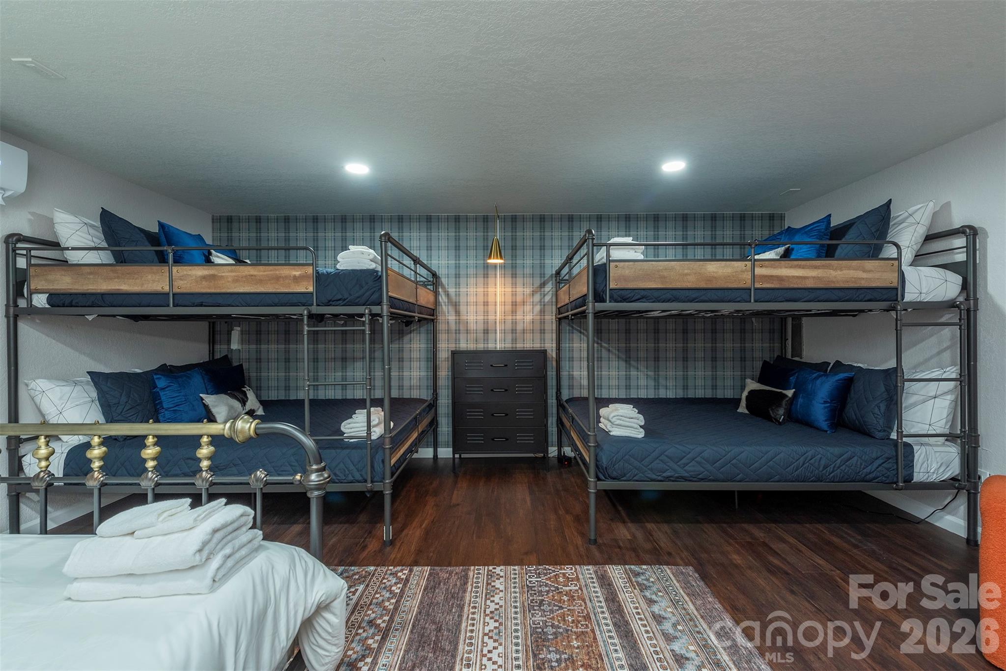 2338 El Miner Drive — Mars Hill