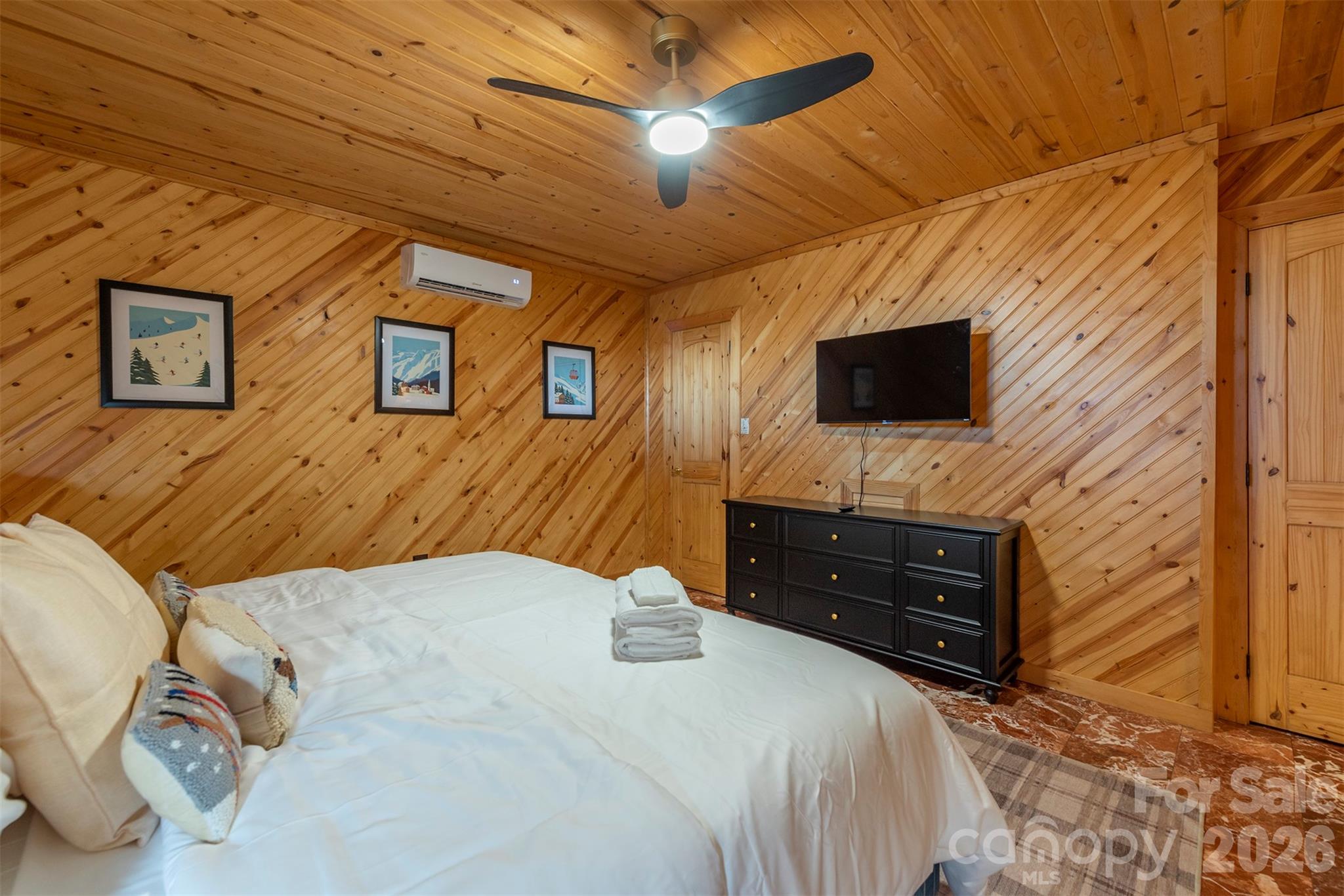 2338 El Miner Drive — Mars Hill