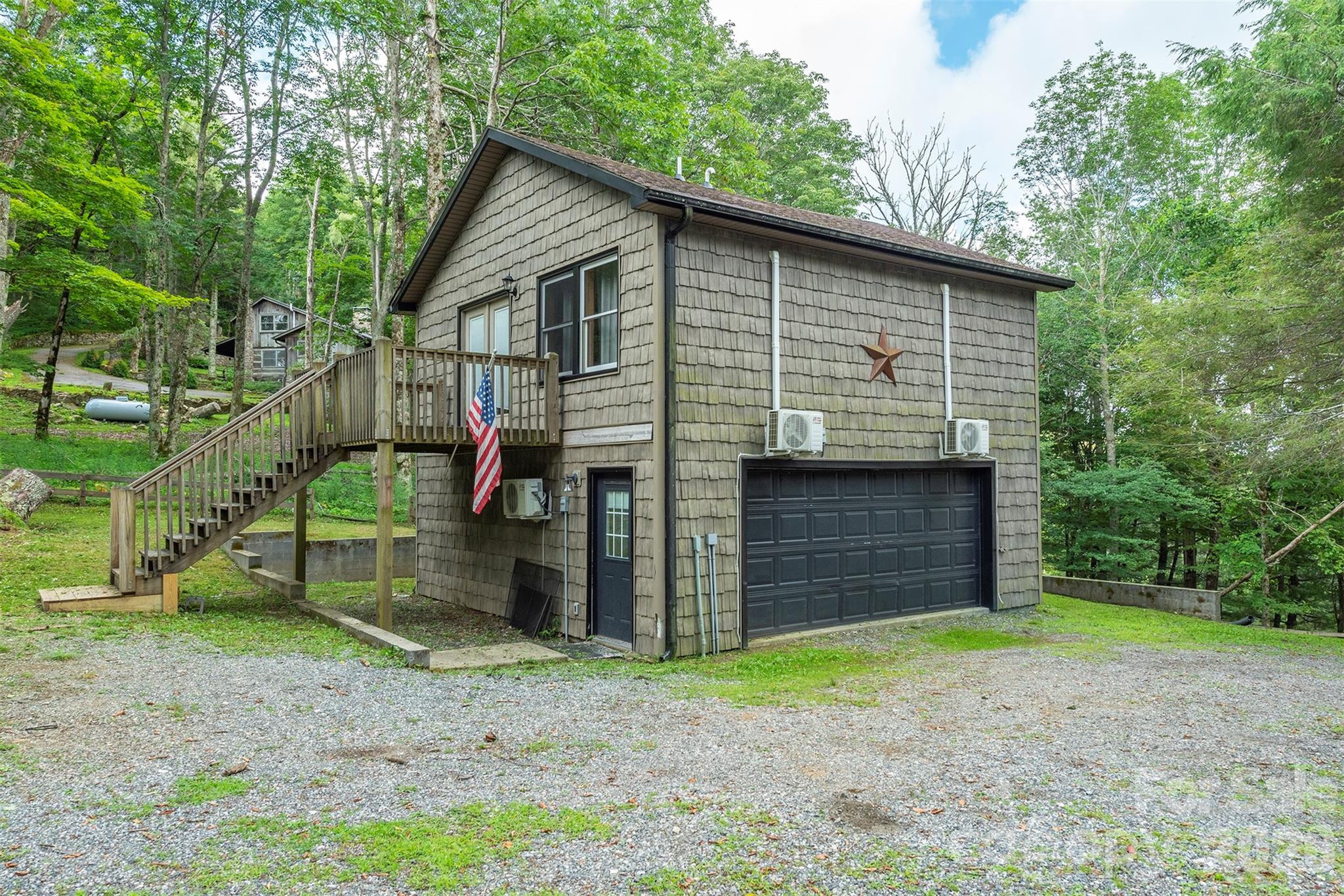 2338 El Miner Drive — Mars Hill