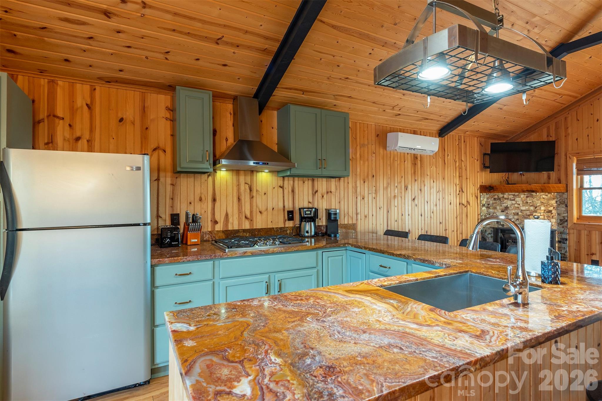 2338 El Miner Drive — Mars Hill