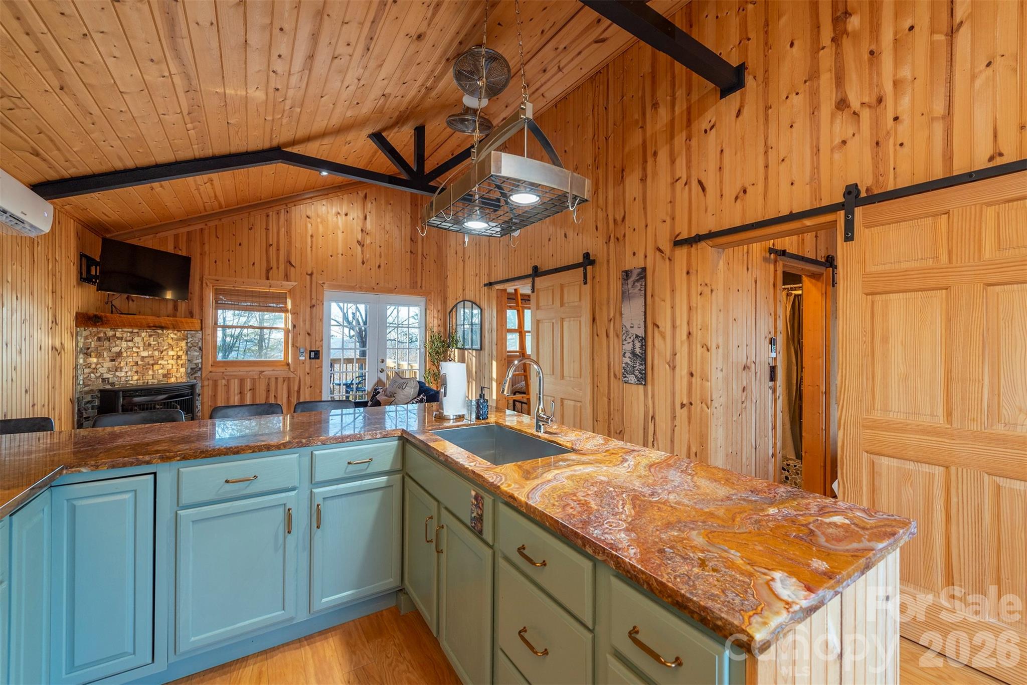2338 El Miner Drive — Mars Hill