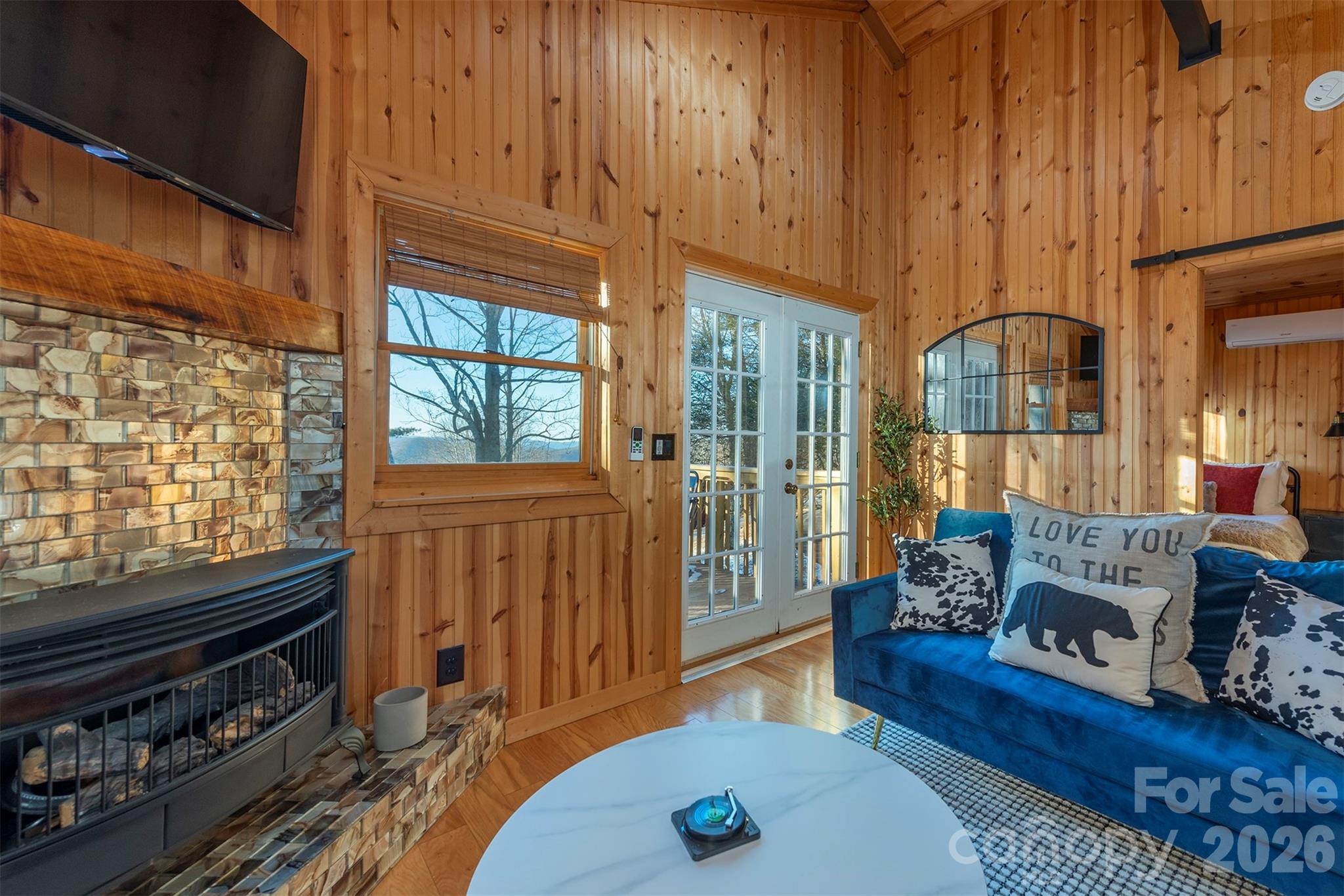2338 El Miner Drive — Mars Hill