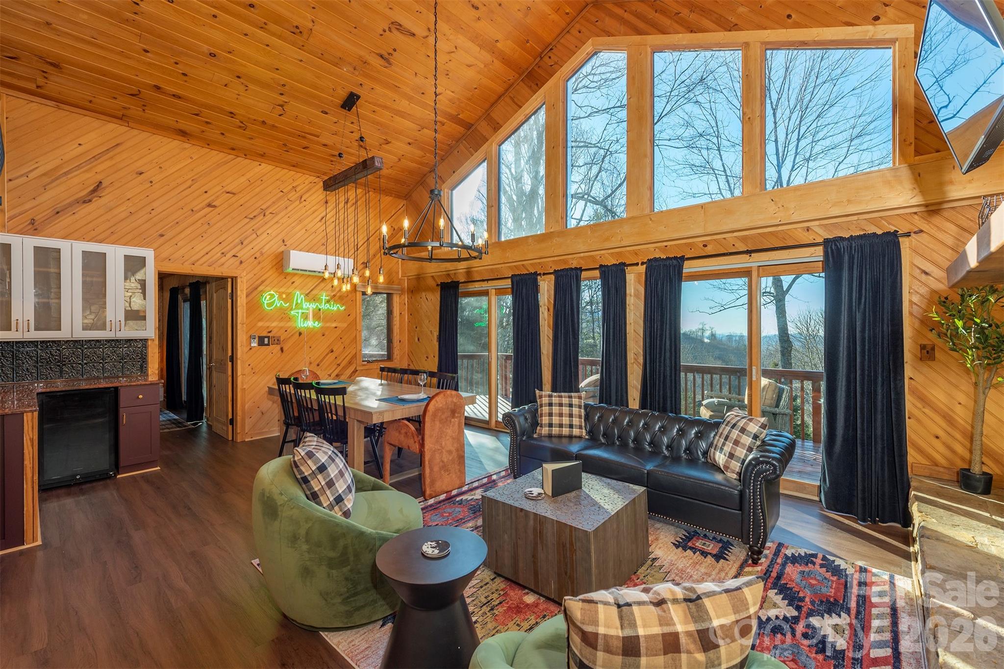 2338 El Miner Drive — Mars Hill