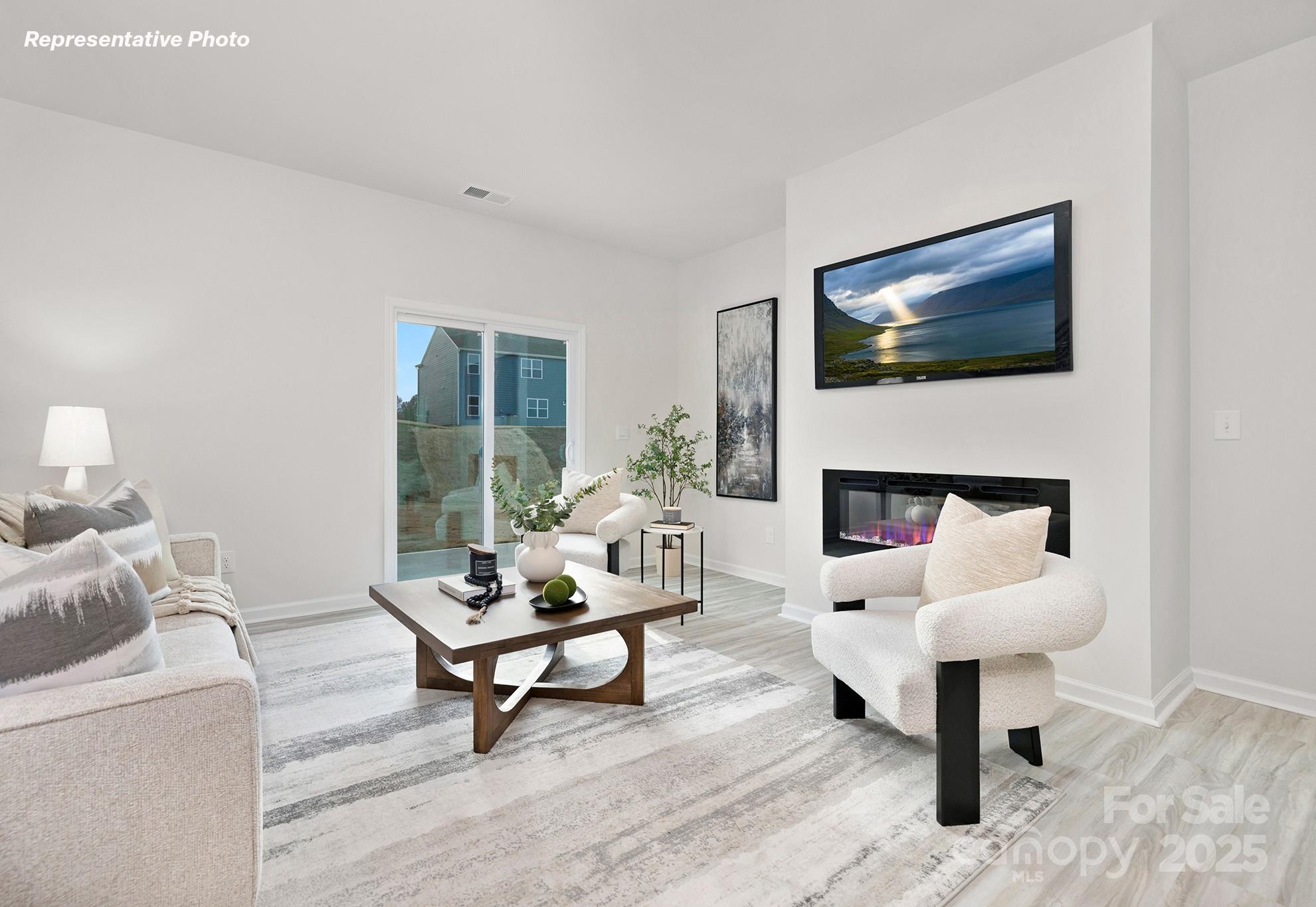 2058 10th Street SE — Hickory