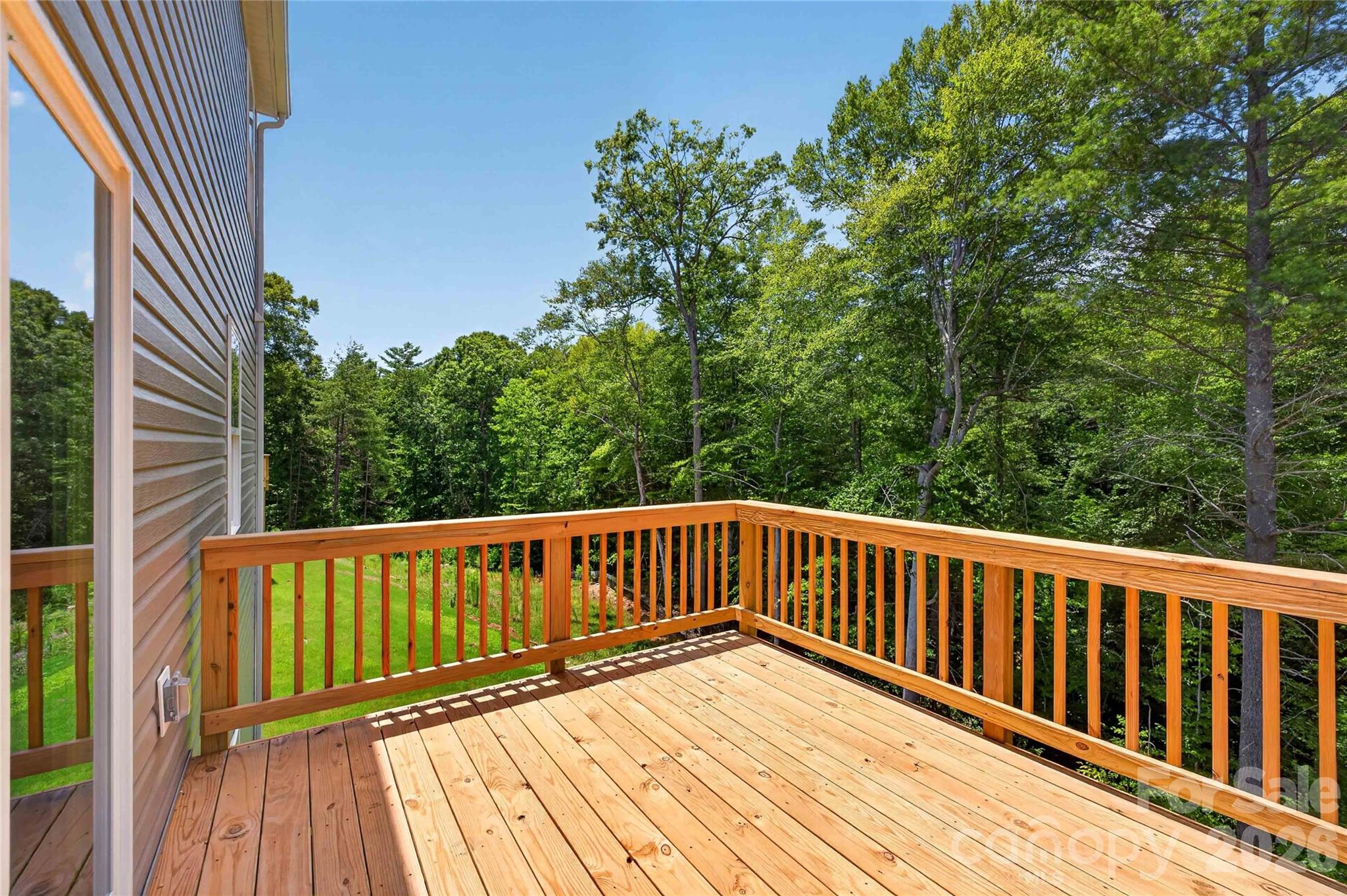 2058 10th Street SE — Hickory