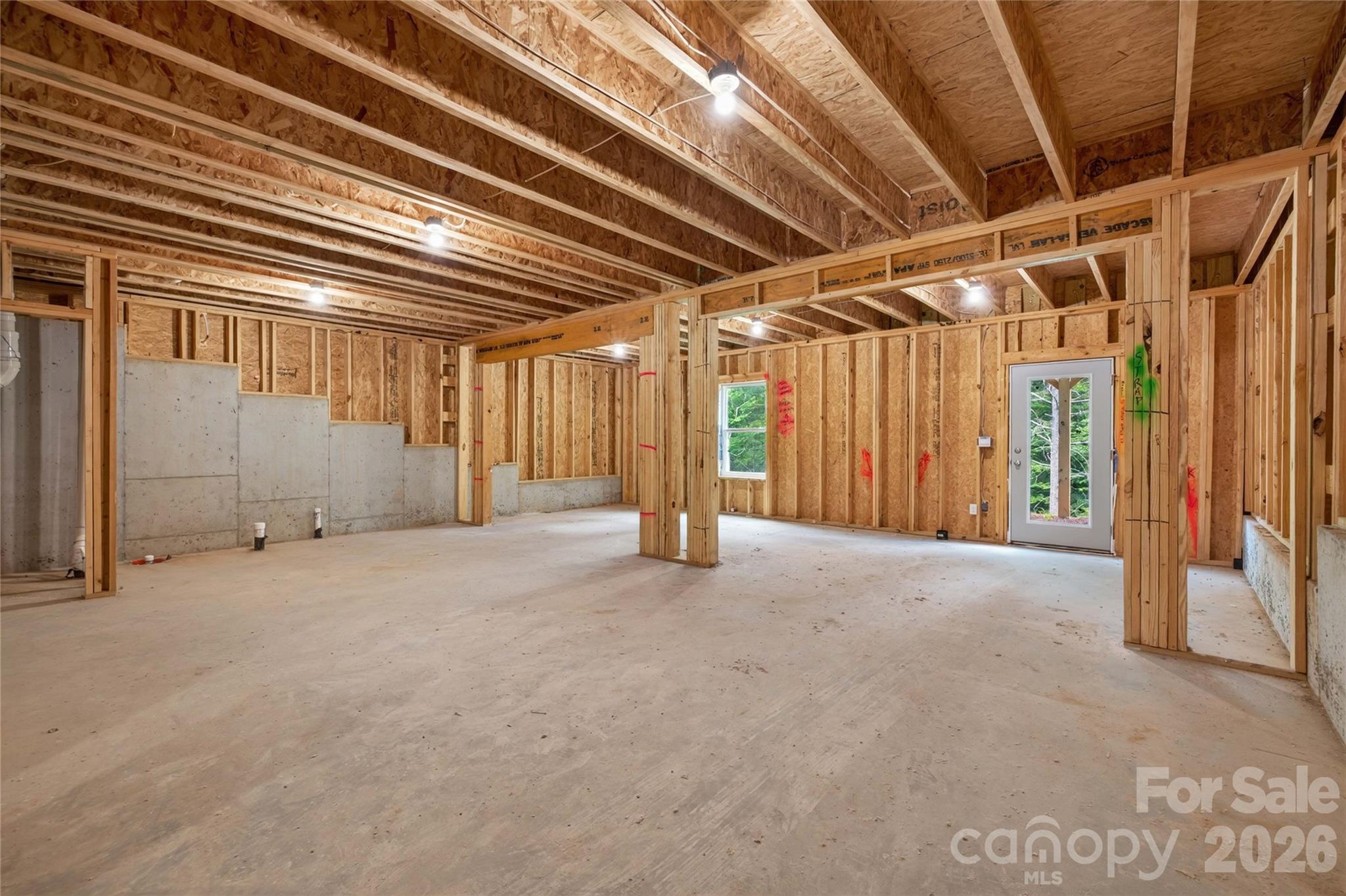 2058 10th Street SE — Hickory