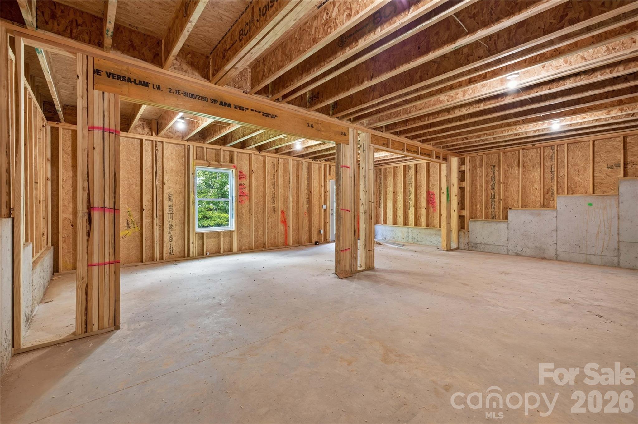 2058 10th Street SE — Hickory