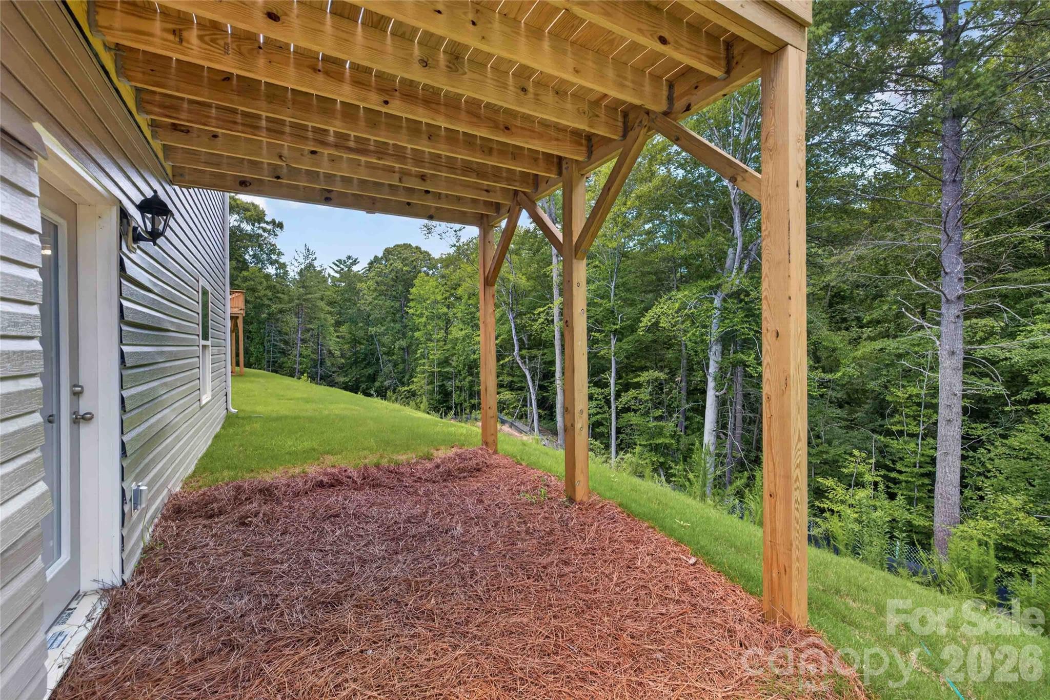 2058 10th Street SE — Hickory