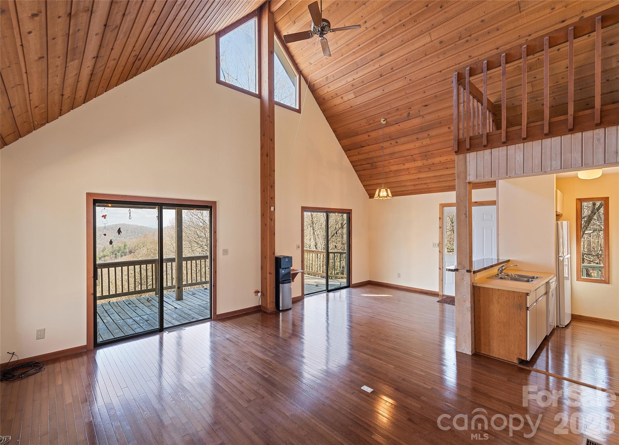 1350 Davis Mountain Road — Hendersonville