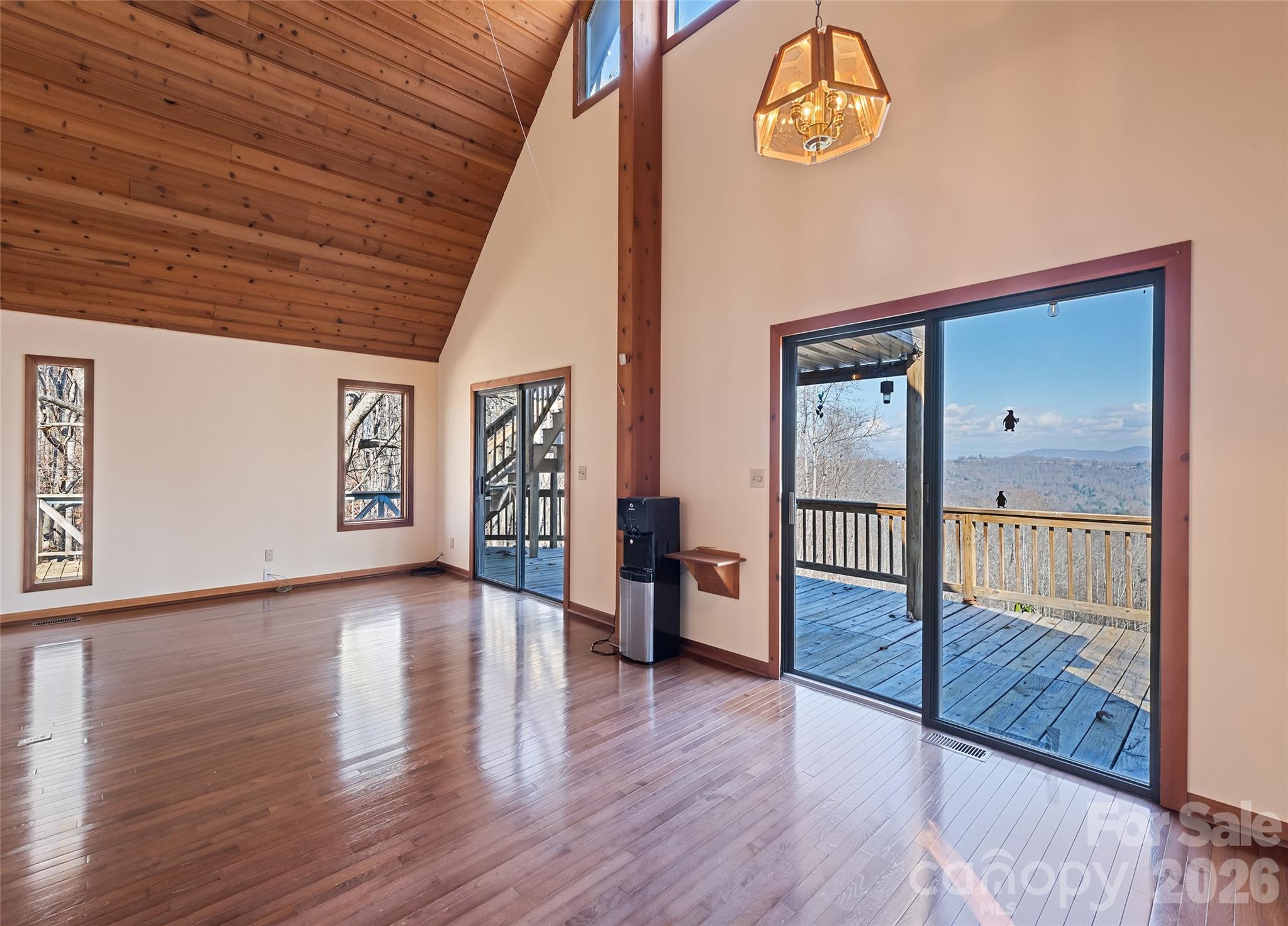 1350 Davis Mountain Road — Hendersonville