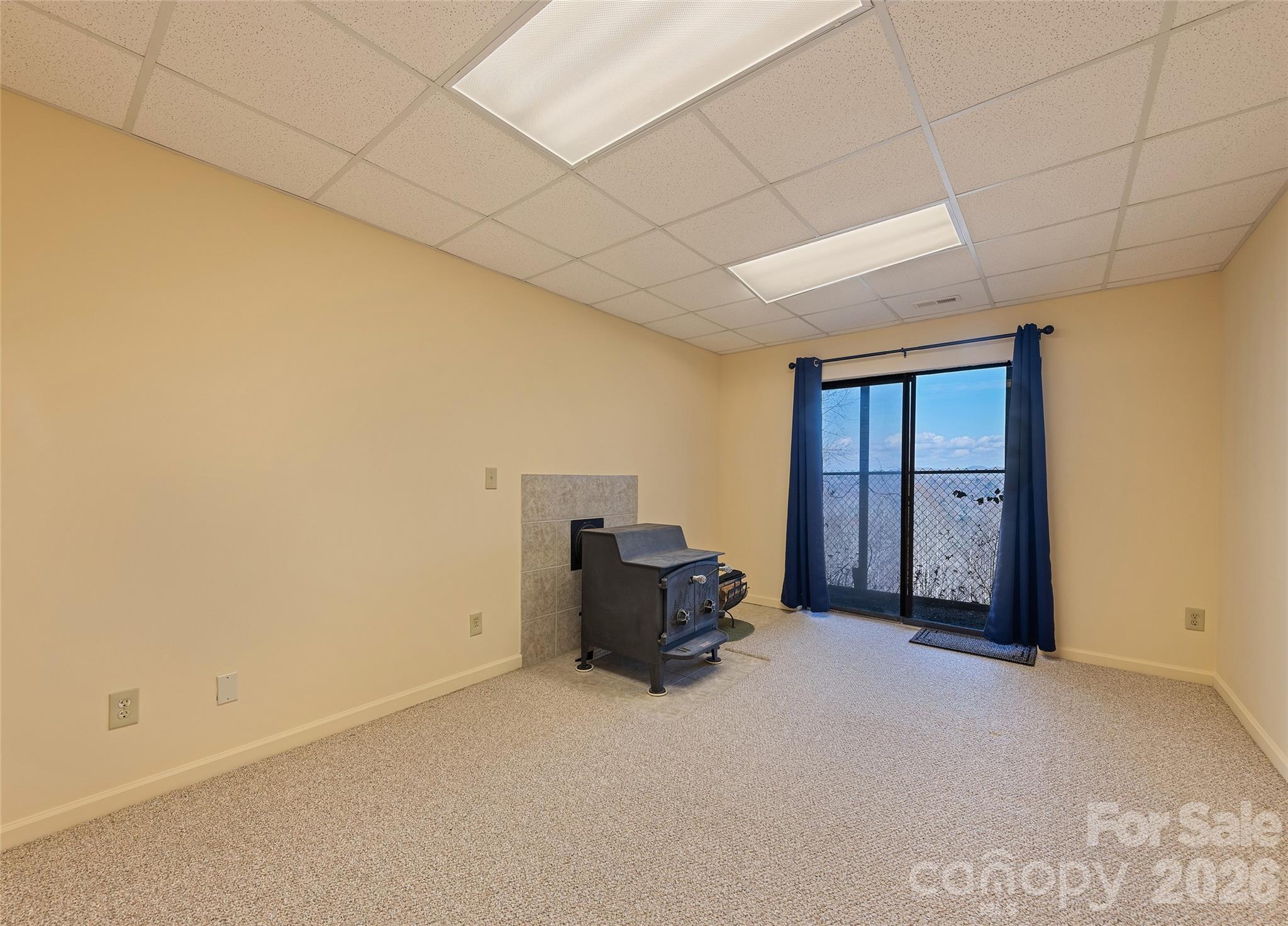 1350 Davis Mountain Road — Hendersonville