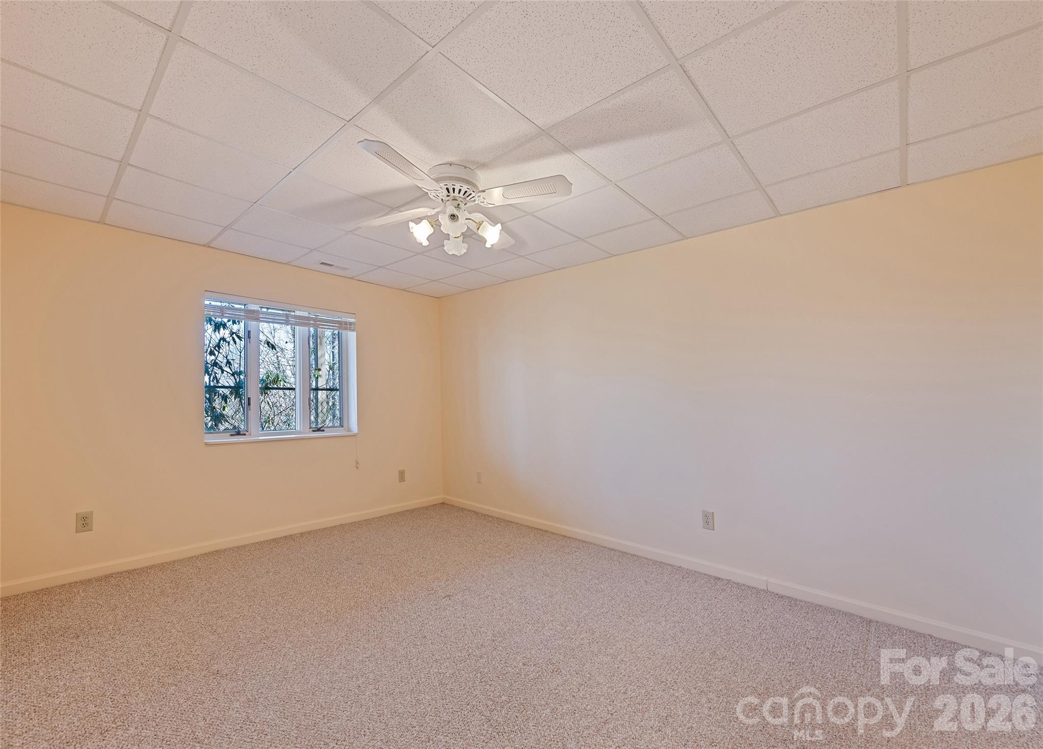 1350 Davis Mountain Road — Hendersonville