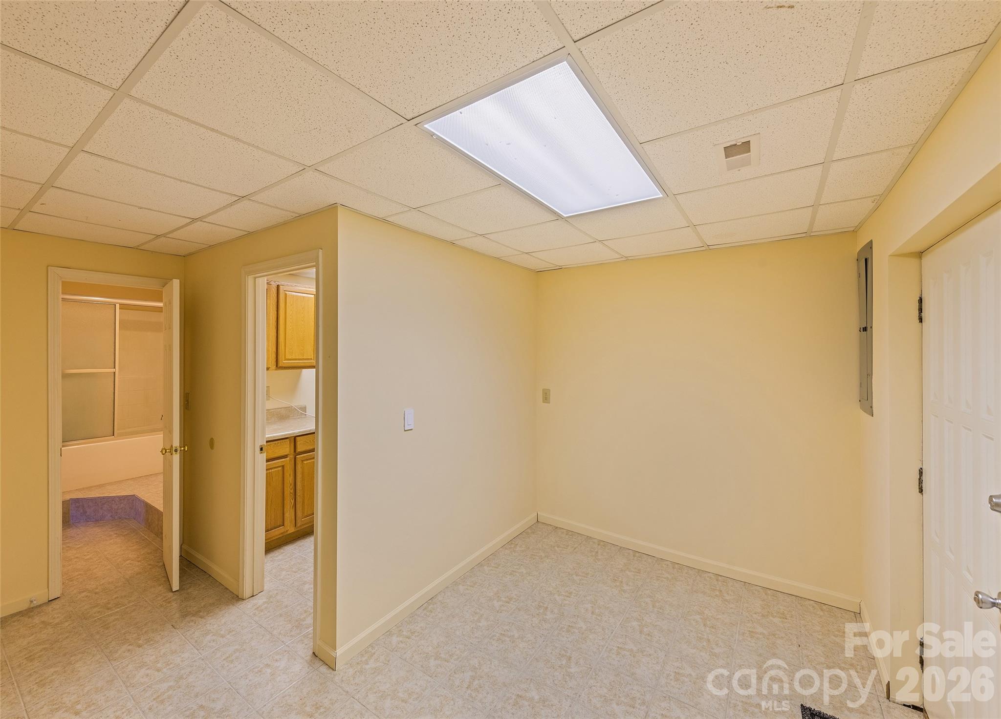 1350 Davis Mountain Road — Hendersonville