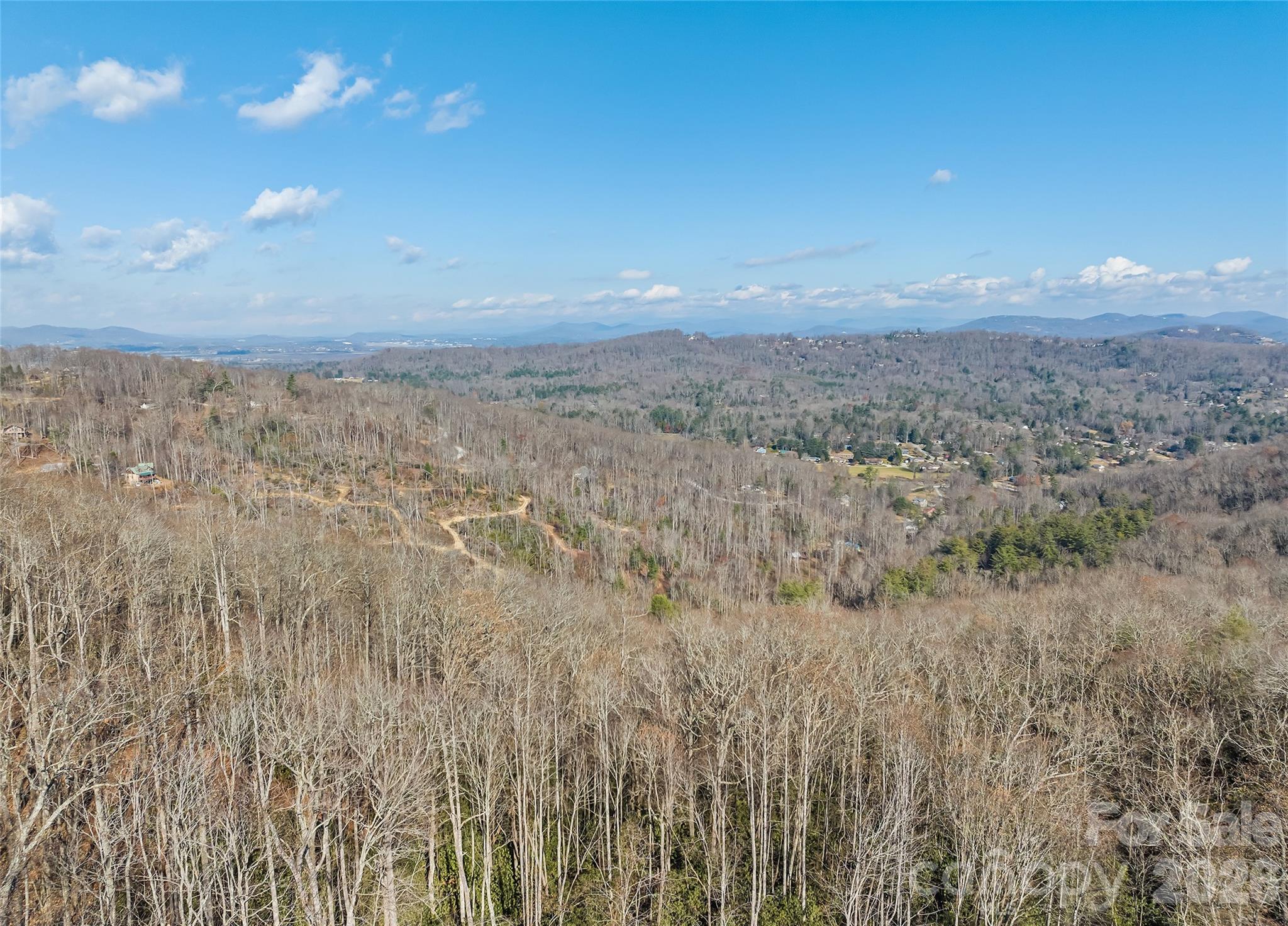 1350 Davis Mountain Road — Hendersonville