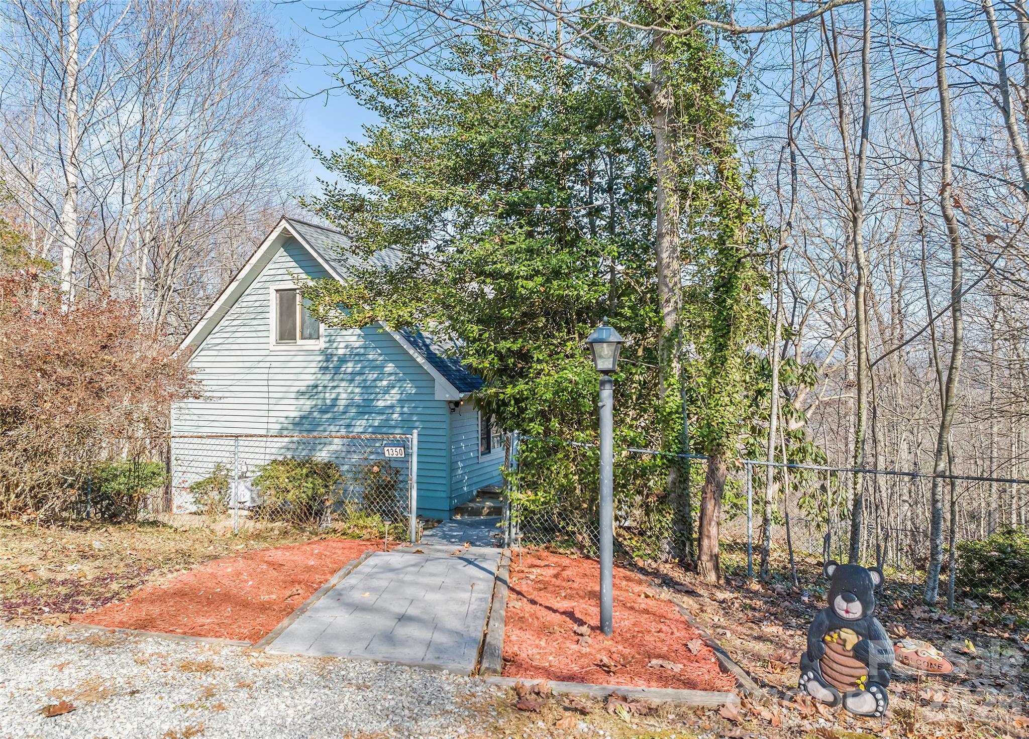 1350 Davis Mountain Road — Hendersonville