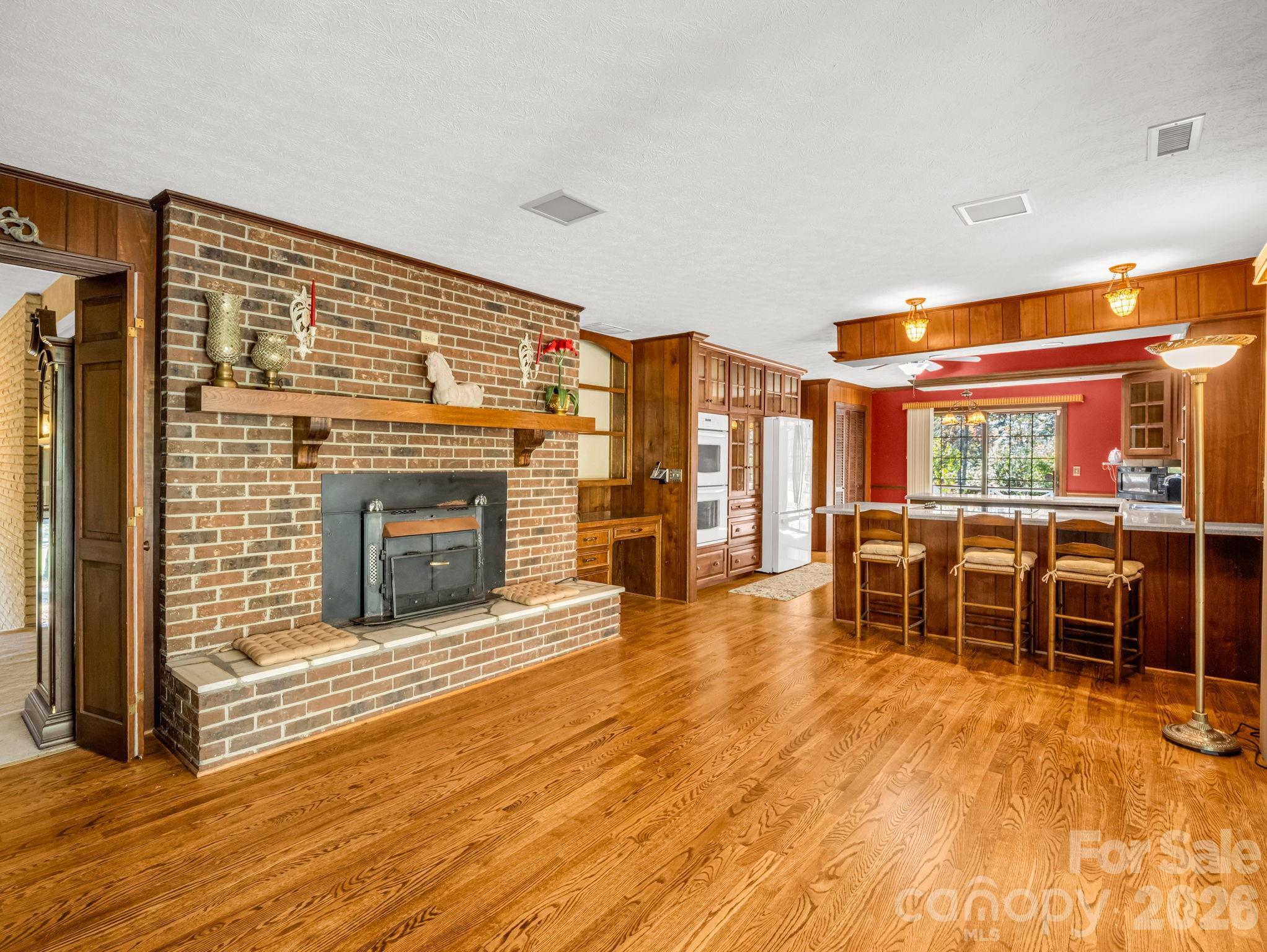1867 Fruitland Road — Hendersonville