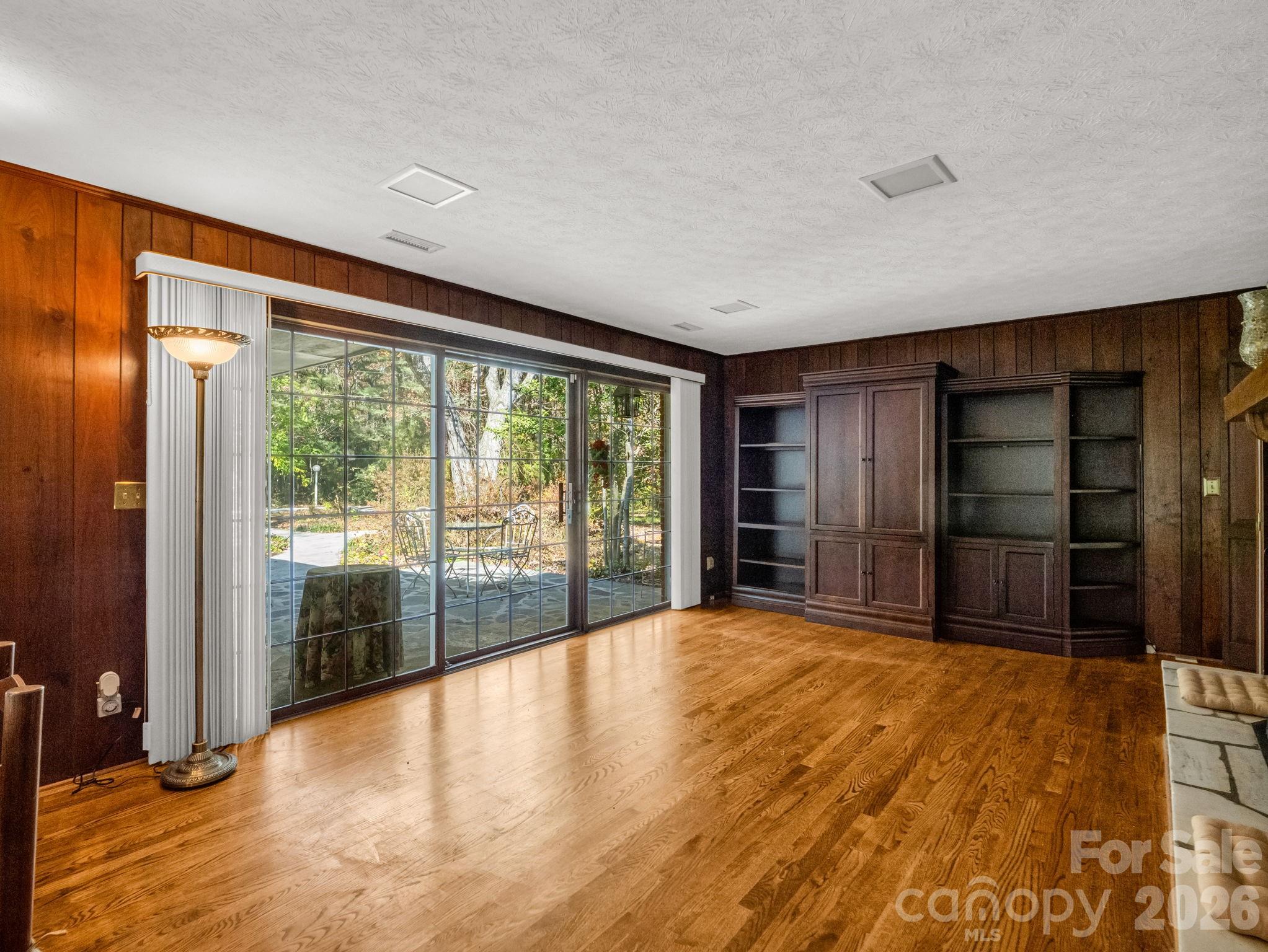 1867 Fruitland Road — Hendersonville