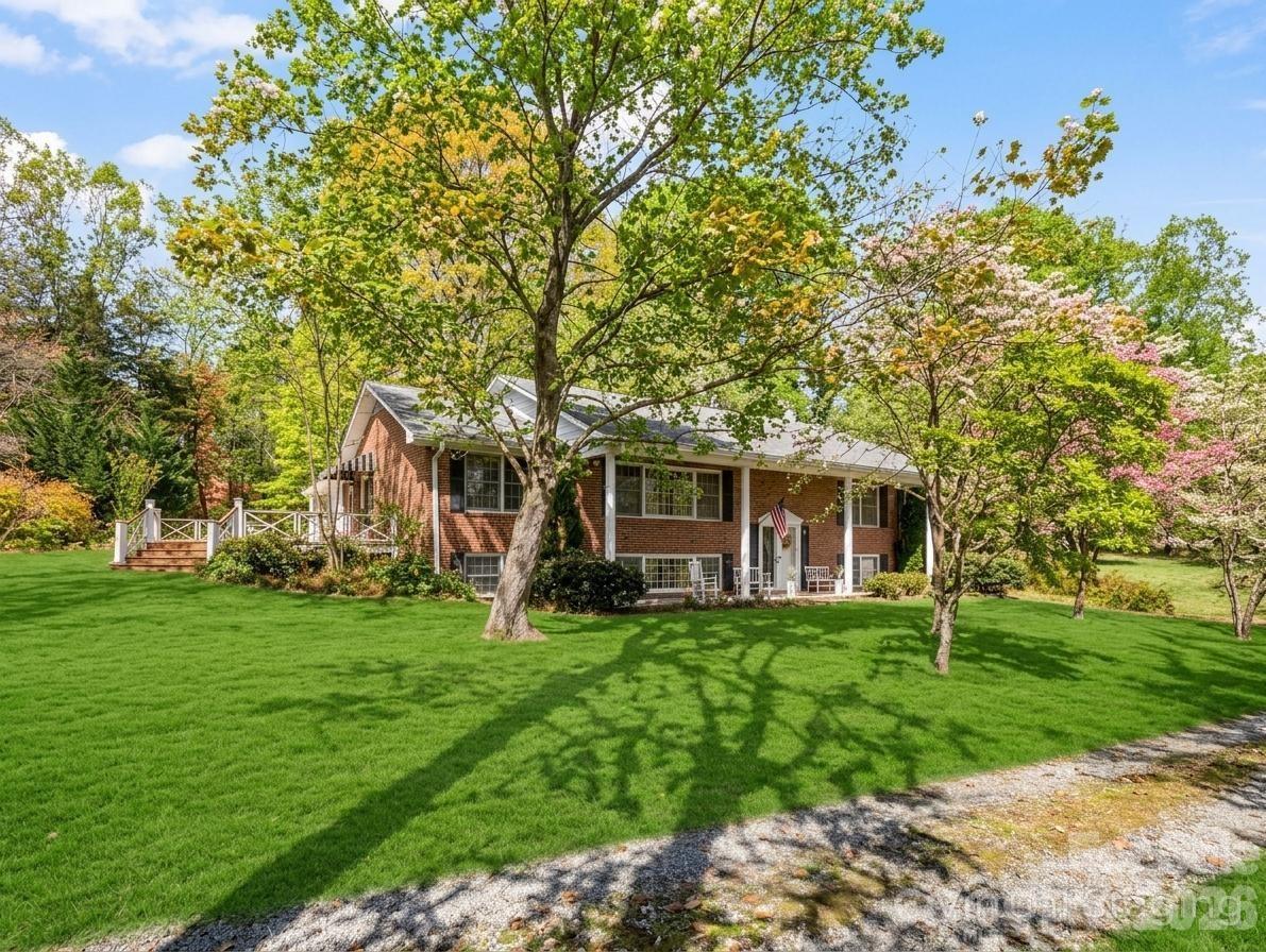 1867 Fruitland Road — Hendersonville