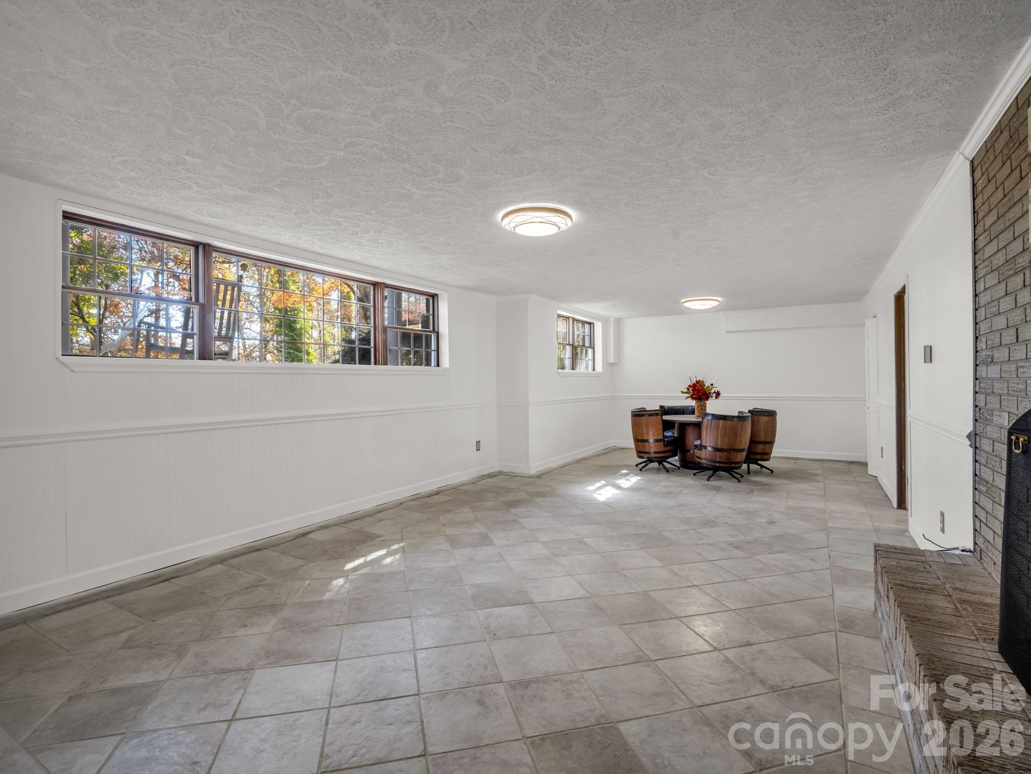 1867 Fruitland Road — Hendersonville
