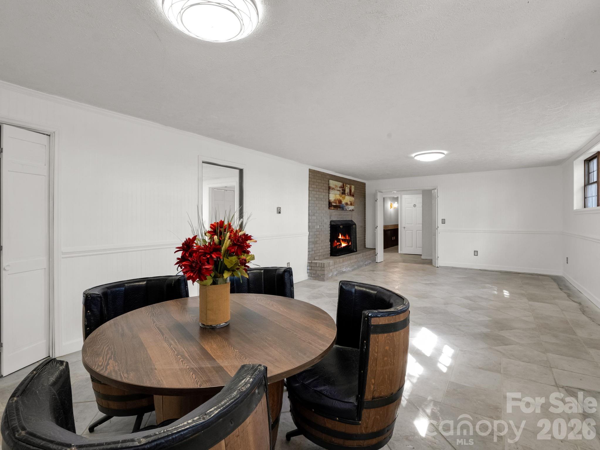 1867 Fruitland Road — Hendersonville