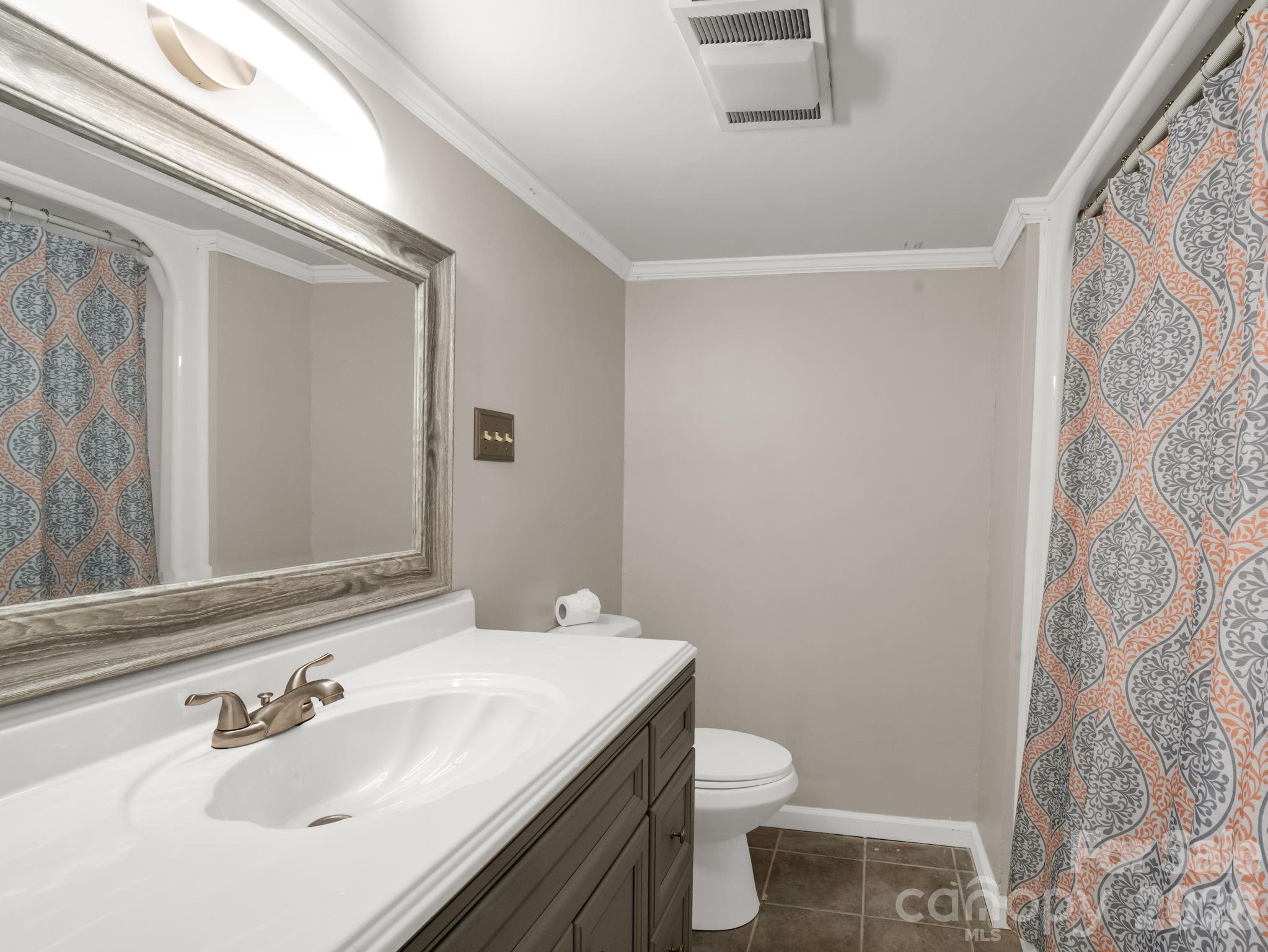 1867 Fruitland Road — Hendersonville
