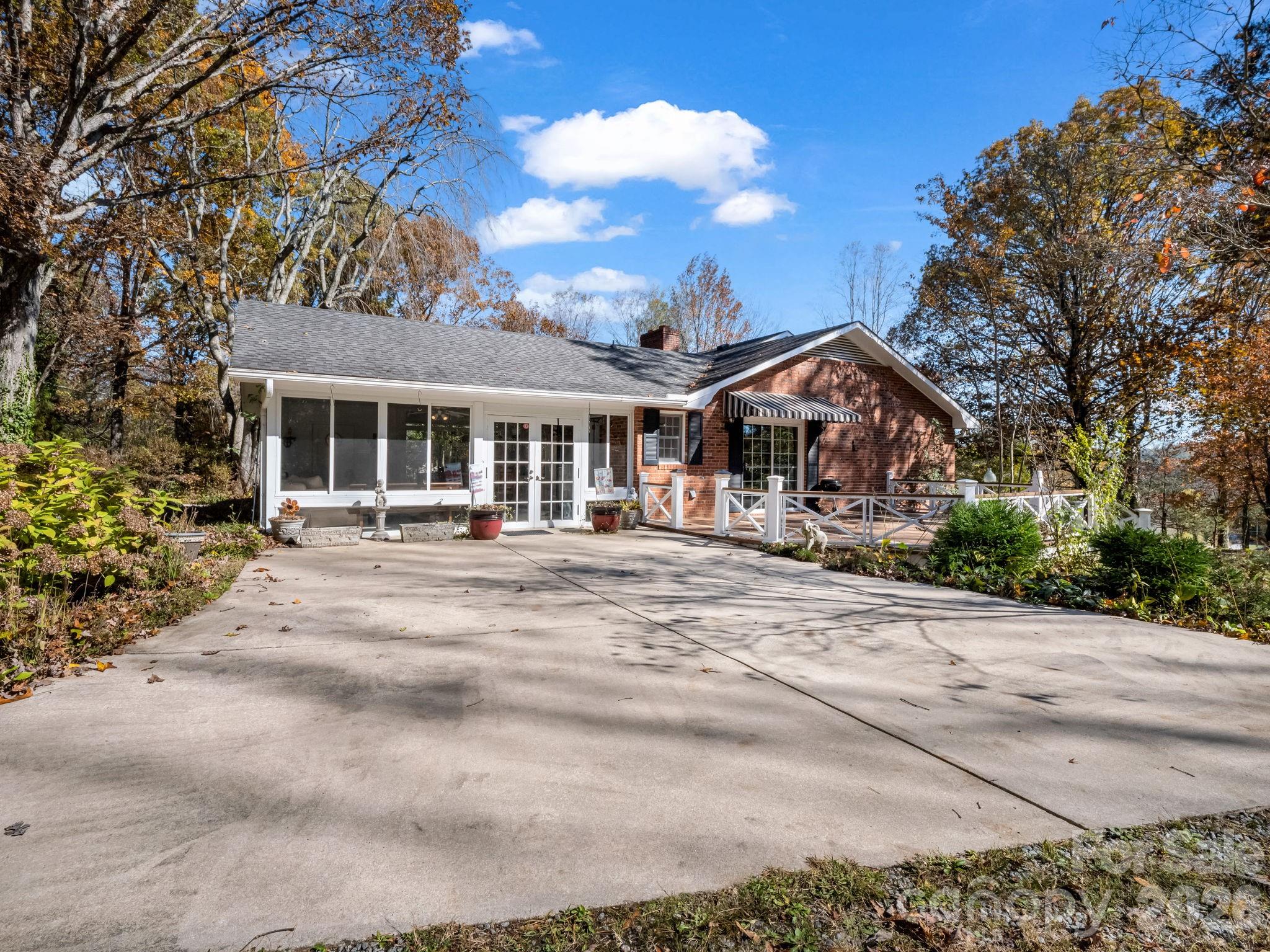 1867 Fruitland Road — Hendersonville