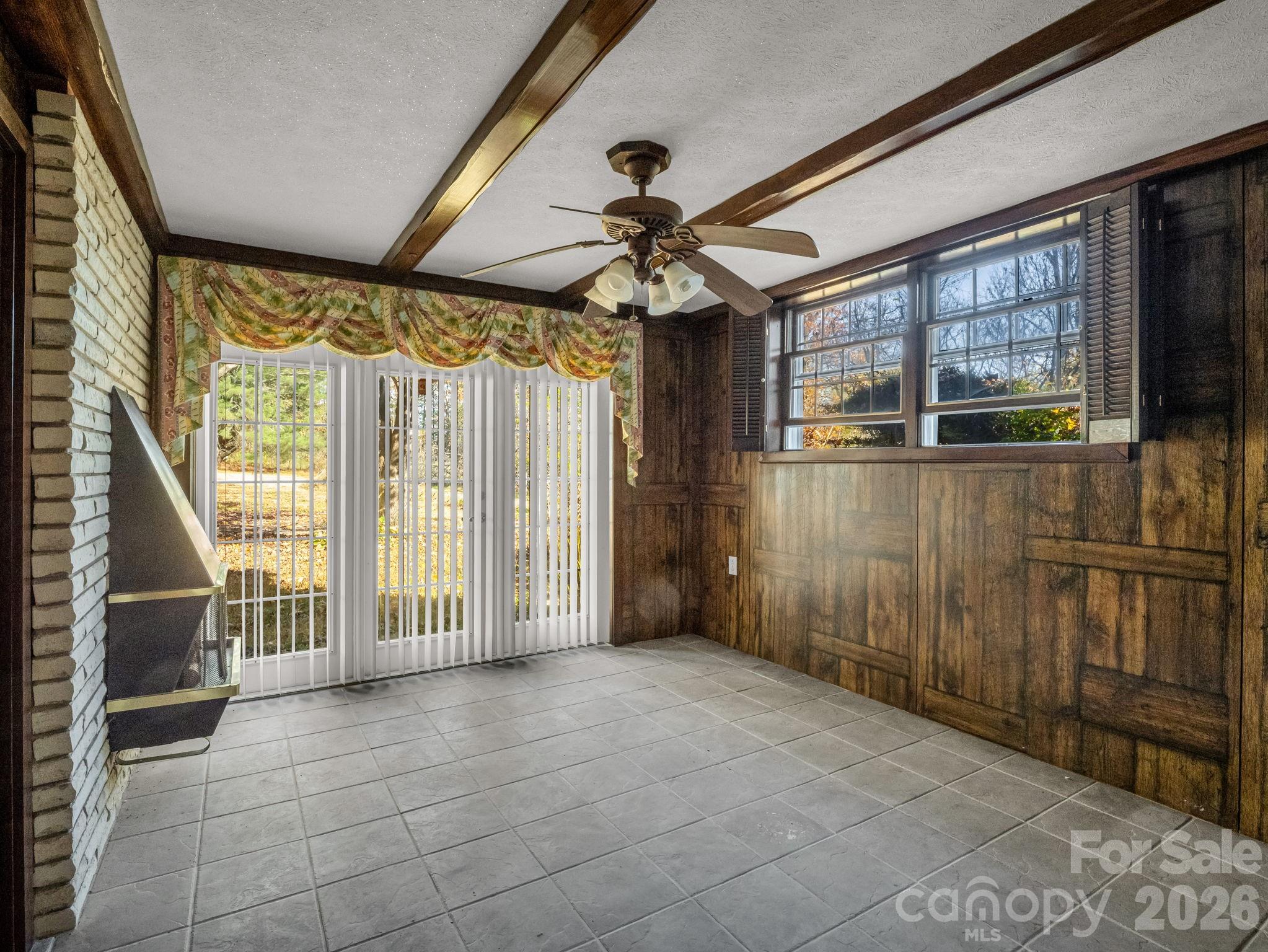 1867 Fruitland Road — Hendersonville