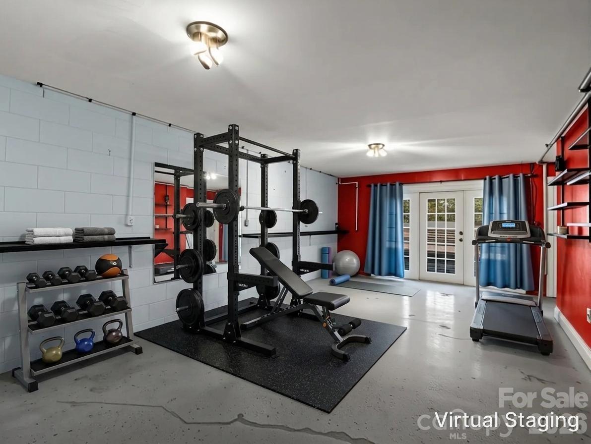 1867 Fruitland Road — Hendersonville