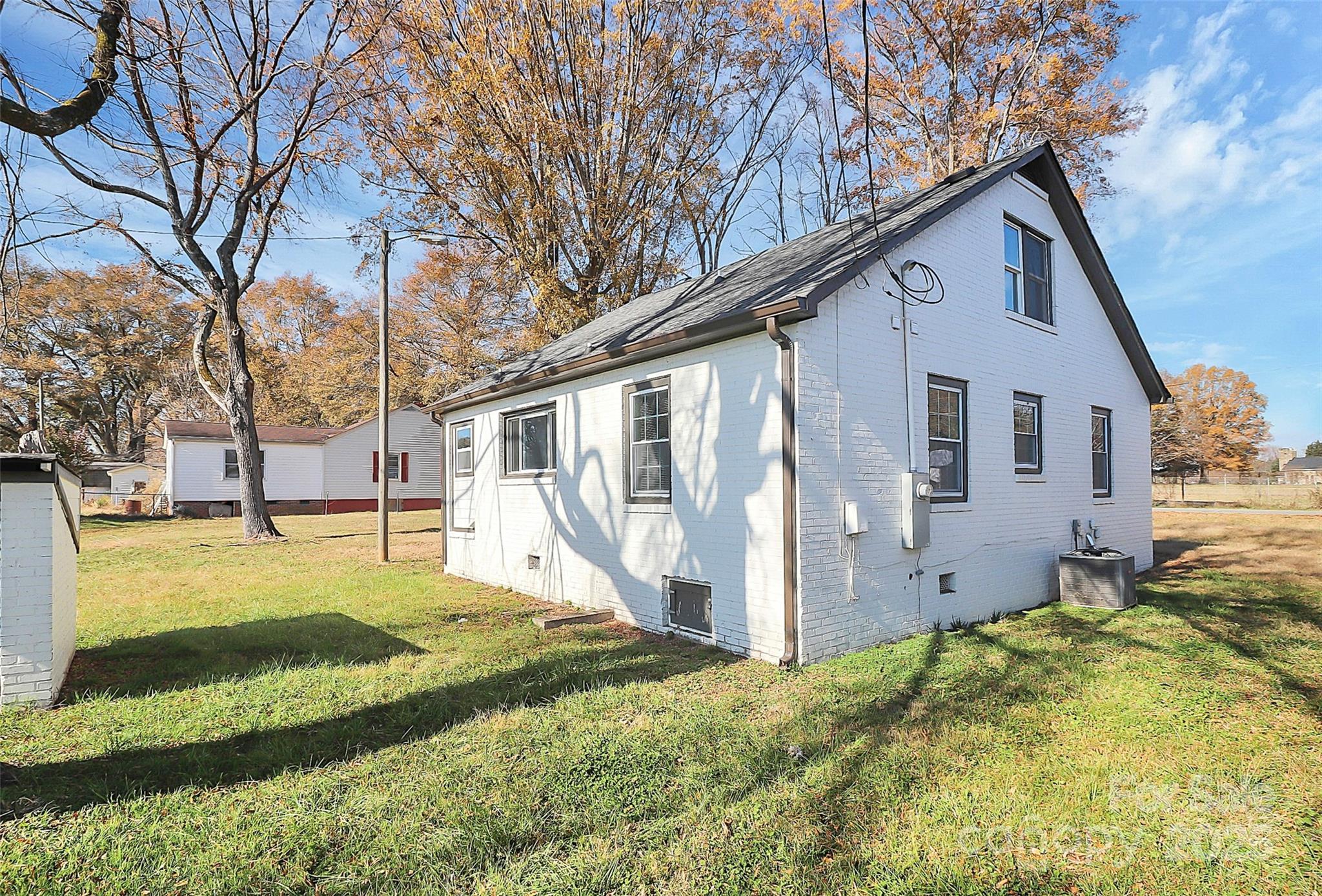 108 Lee Drive — Shelby