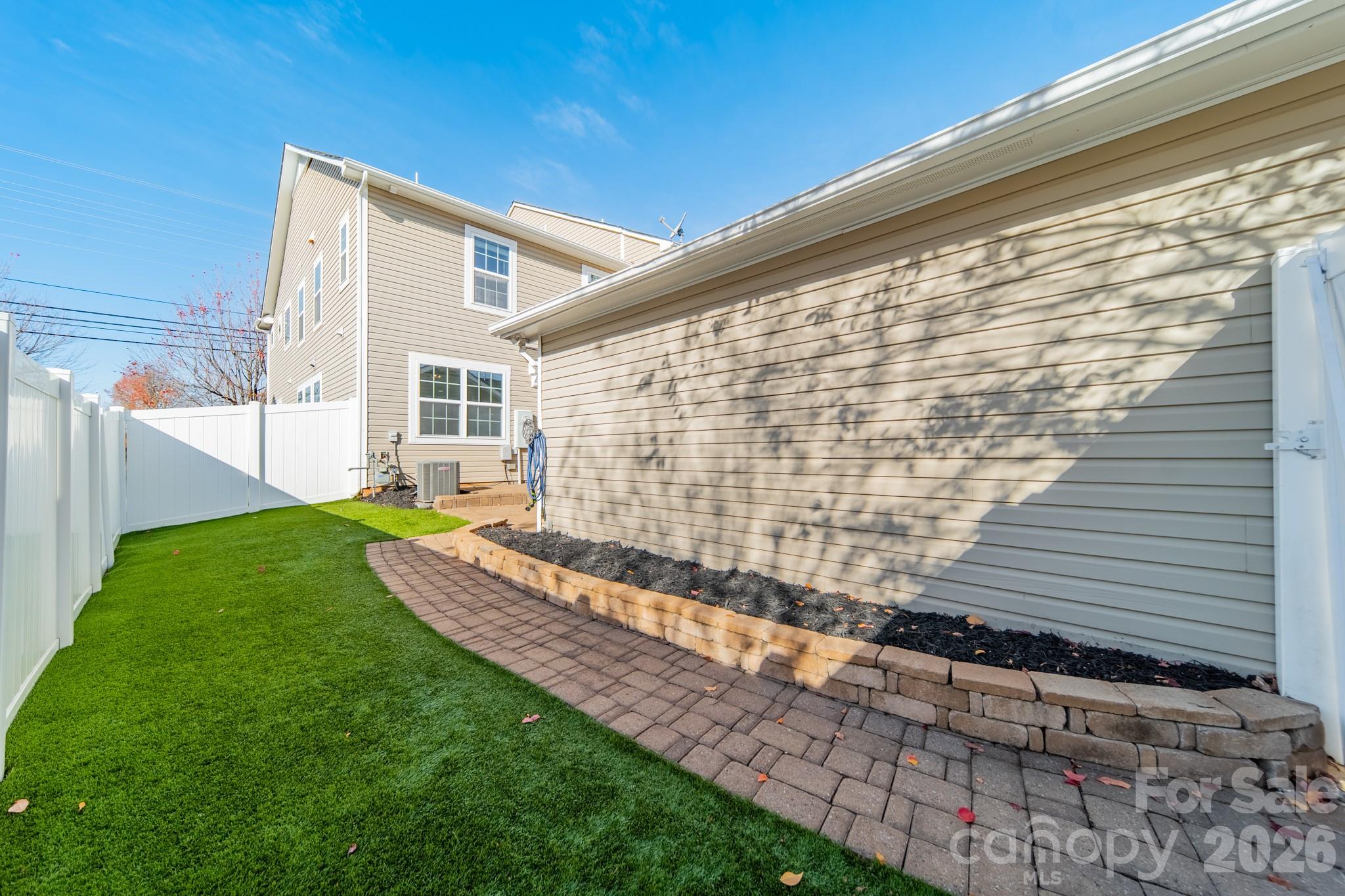 18426 W Catawba Avenue — Cornelius