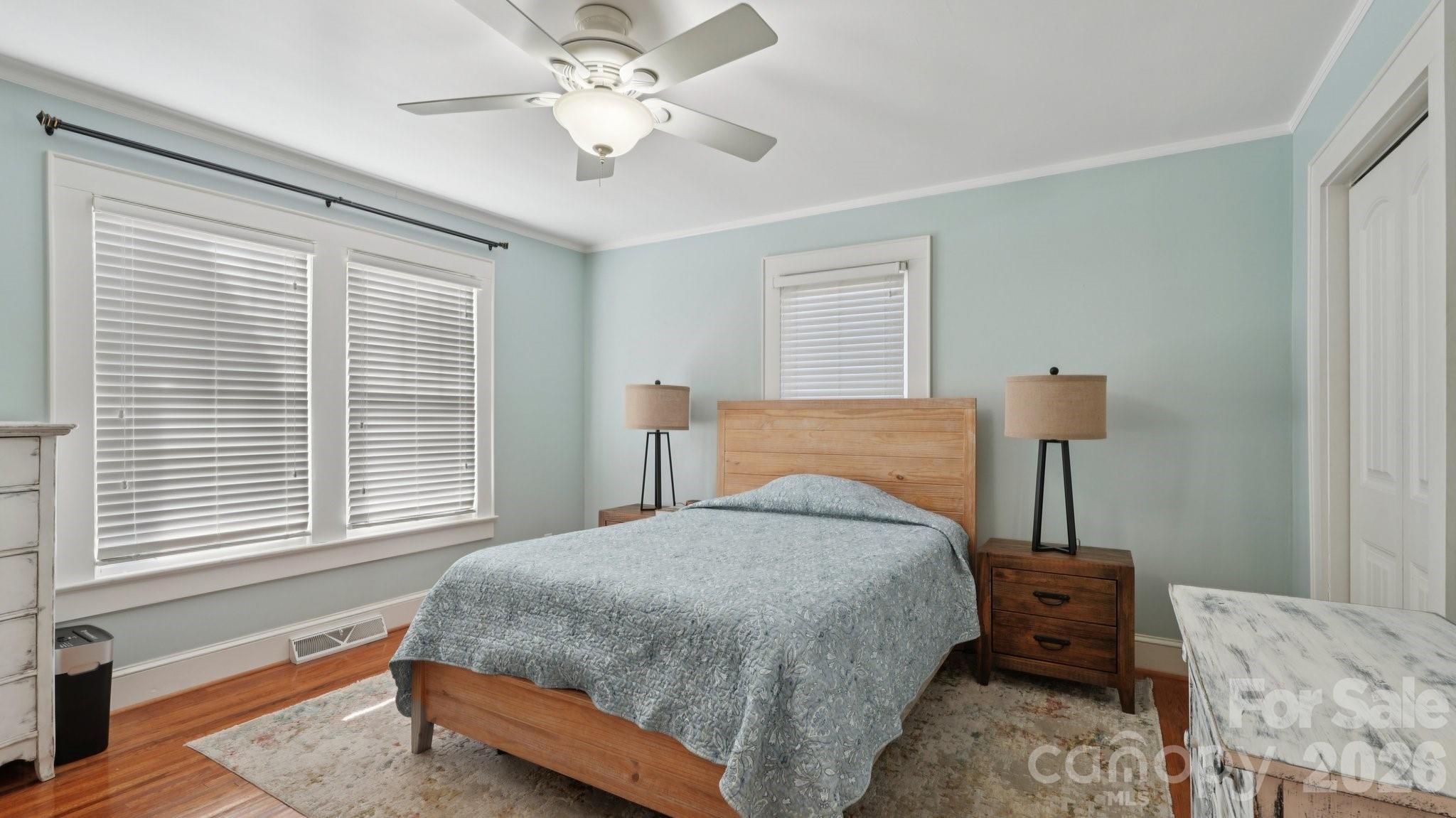 552 Hyde Park Drive NE — Concord