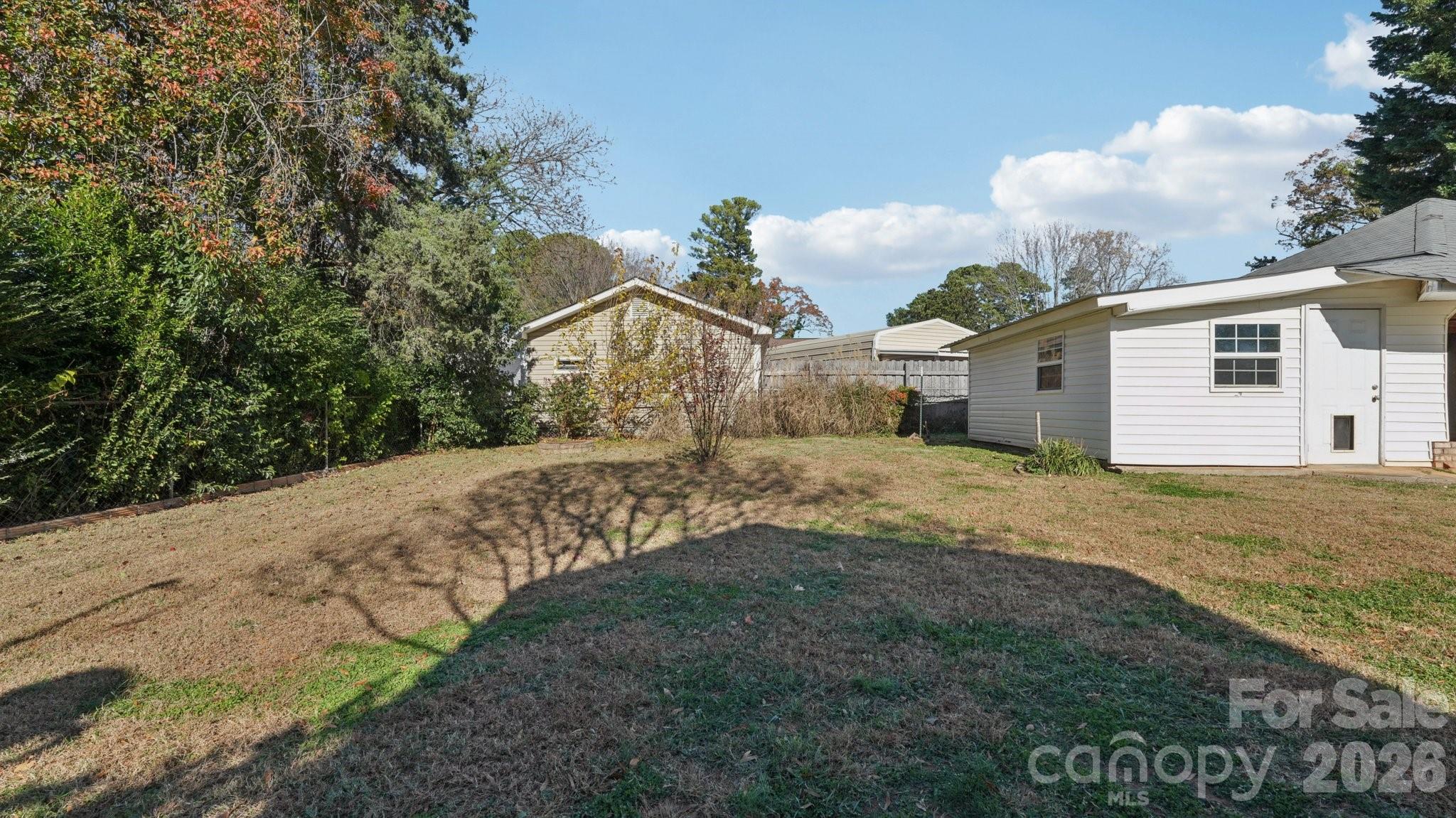 552 Hyde Park Drive NE — Concord