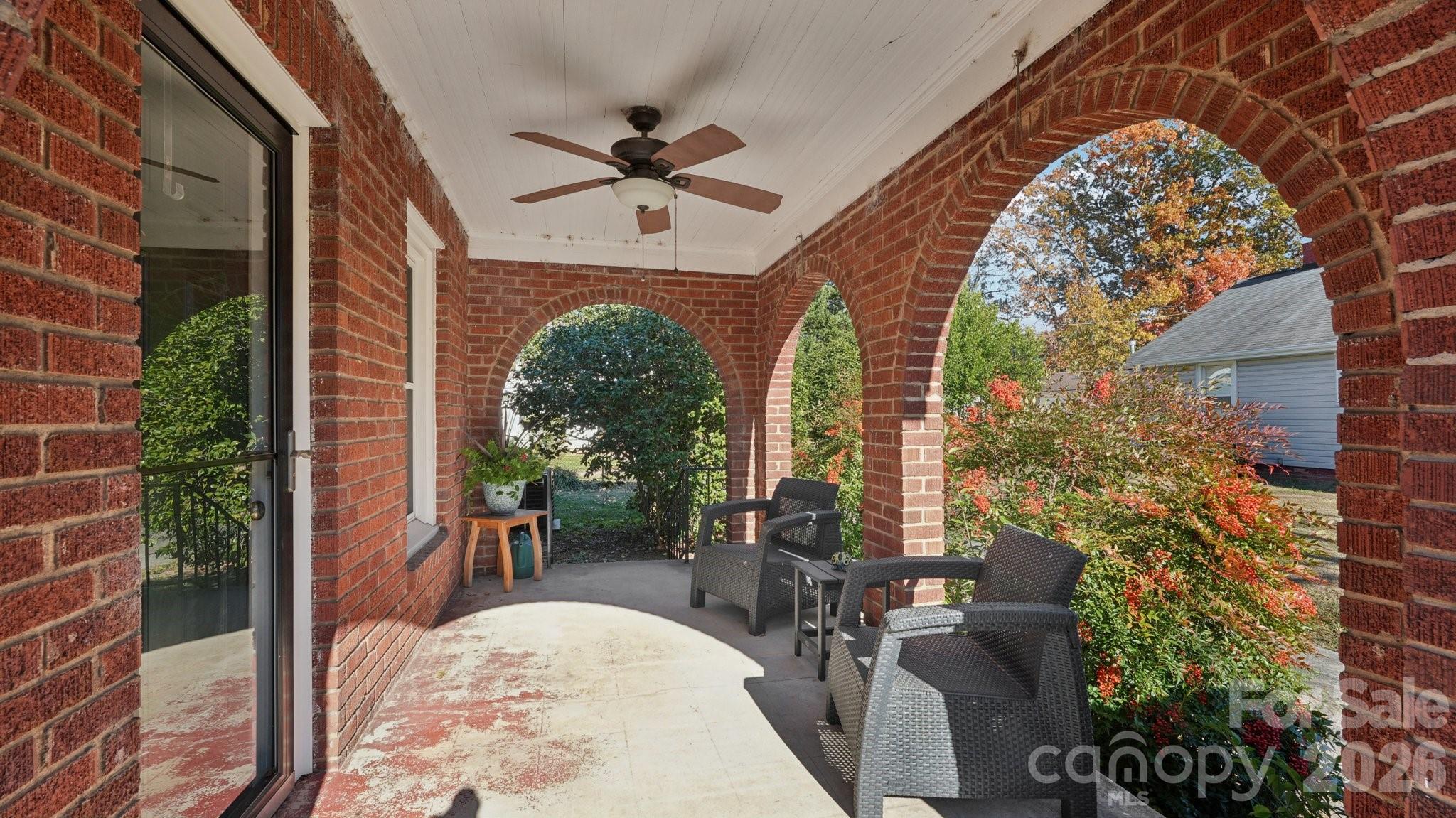 552 Hyde Park Drive NE — Concord